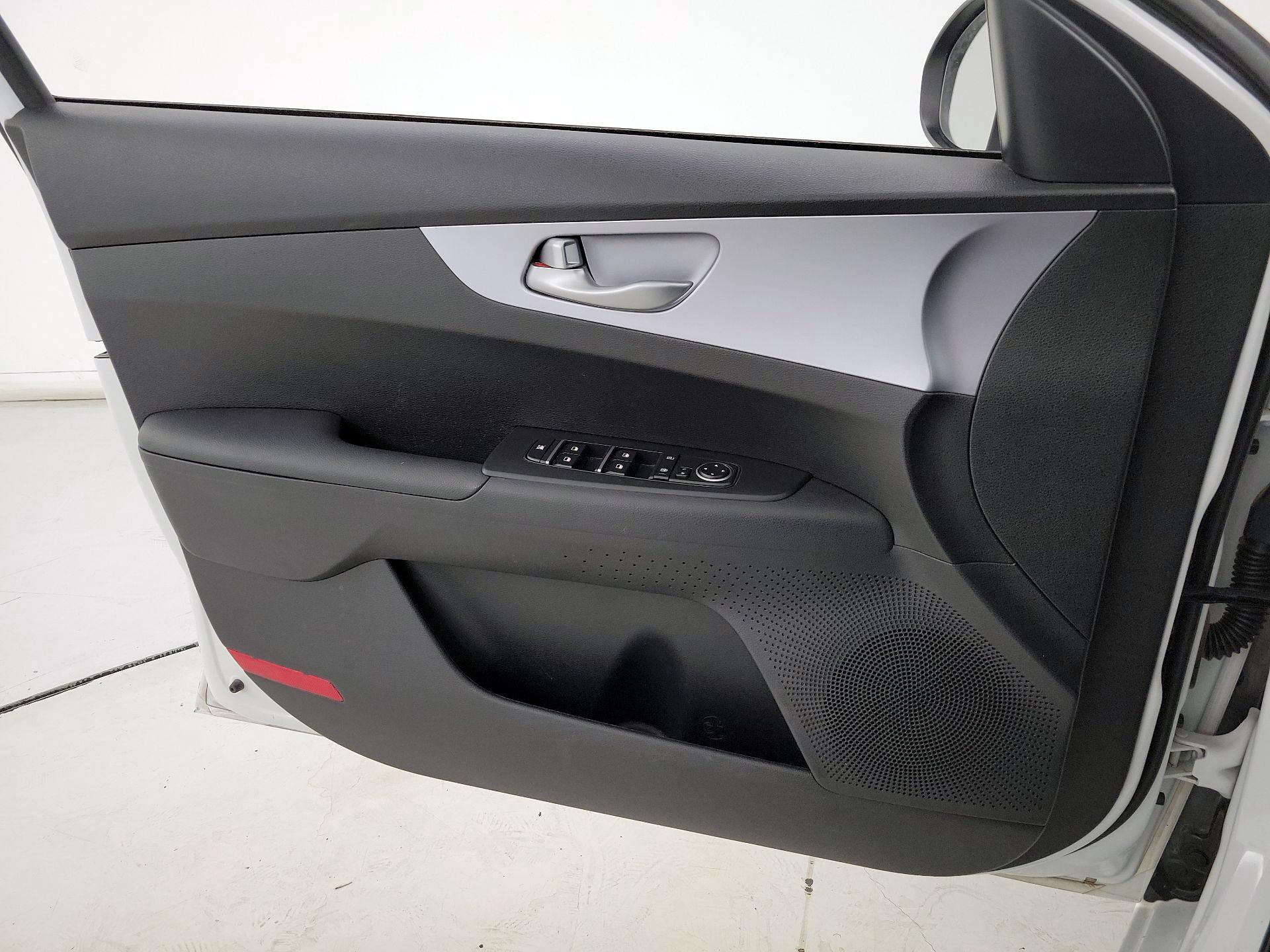 Thumbnail: 2024 Kia Forte - 12