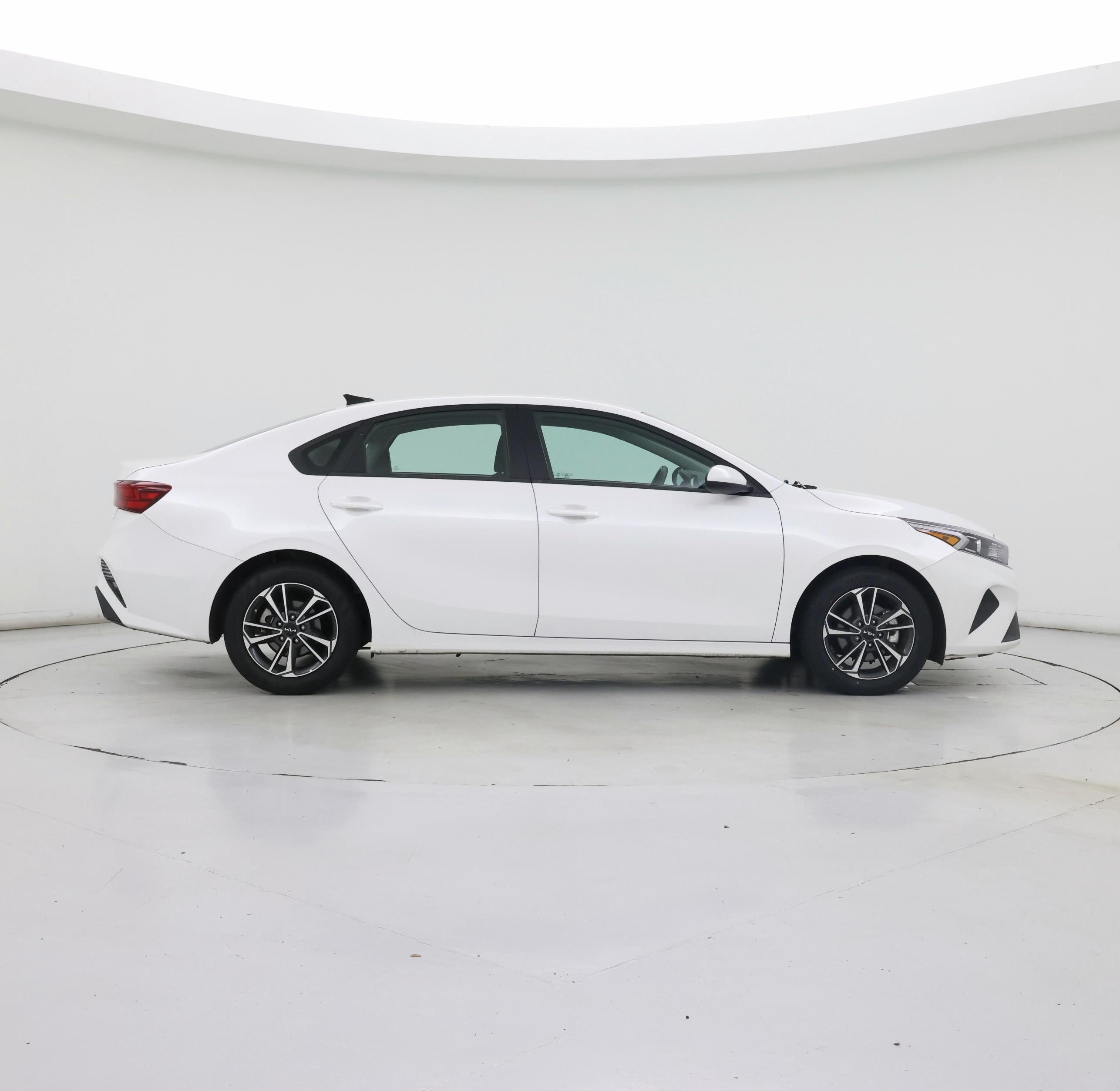 Thumbnail: 2024 Kia Forte - 7
