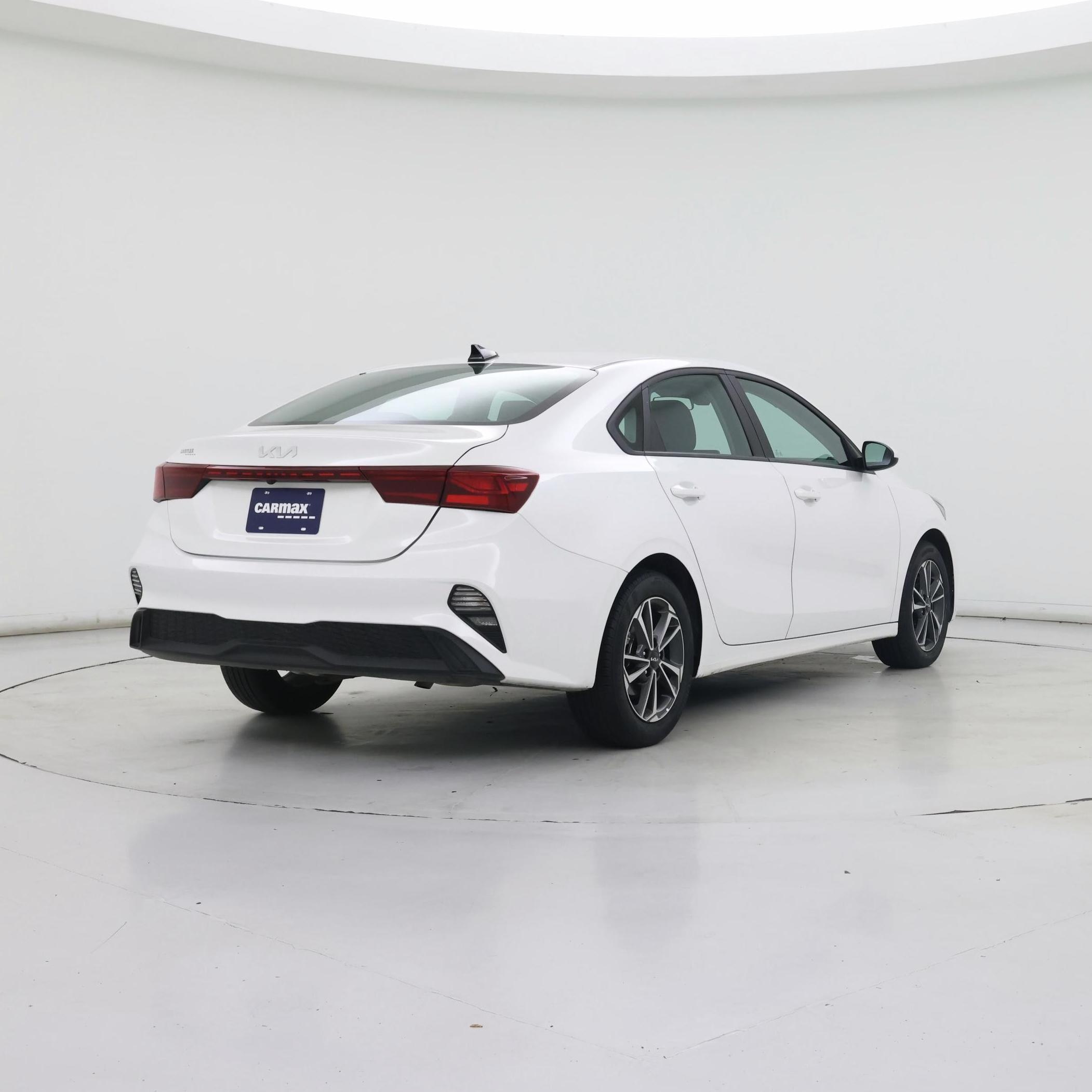Thumbnail: 2024 Kia Forte - 8
