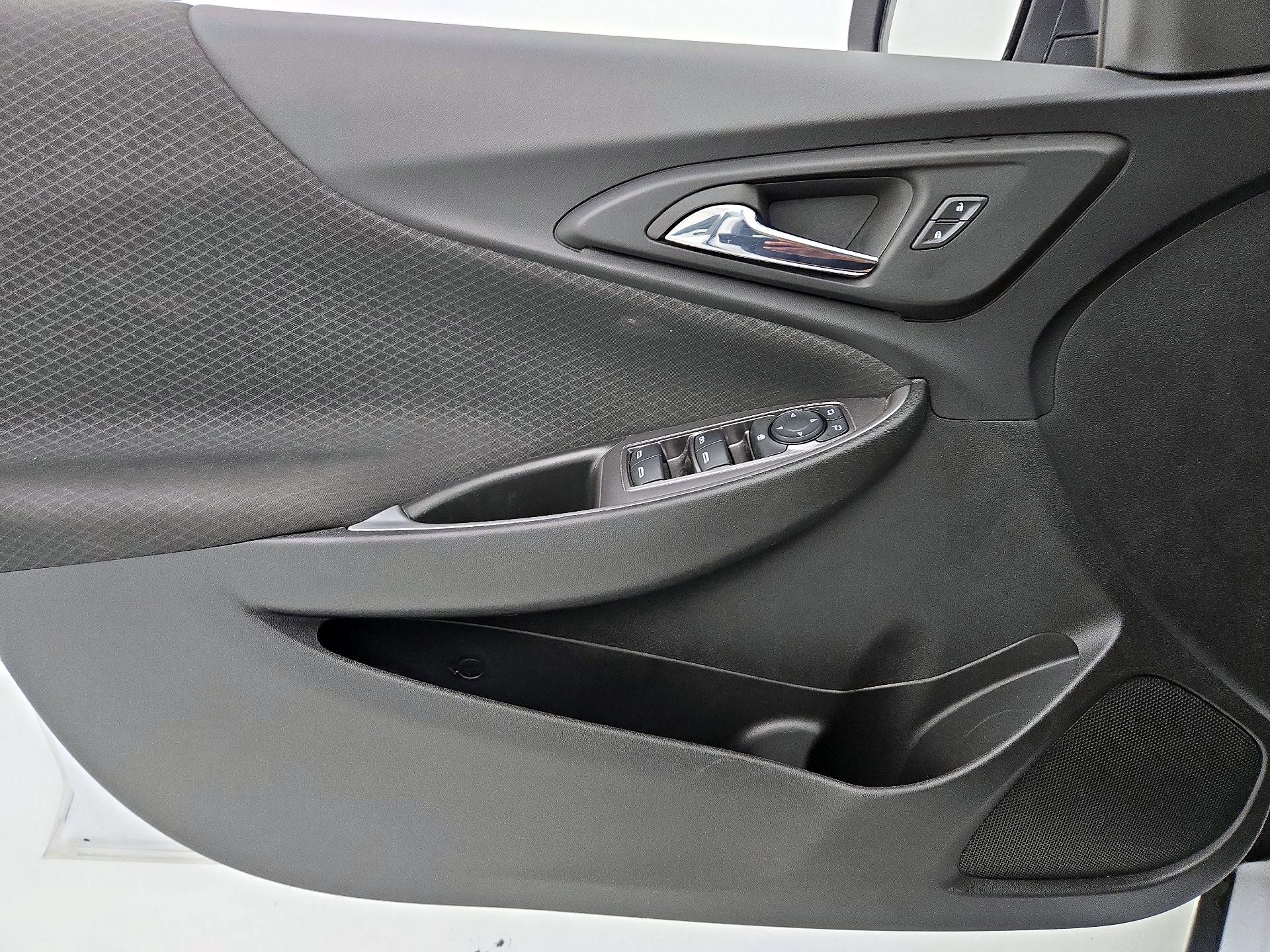 Thumbnail: 2023 Chevrolet Malibu - 12