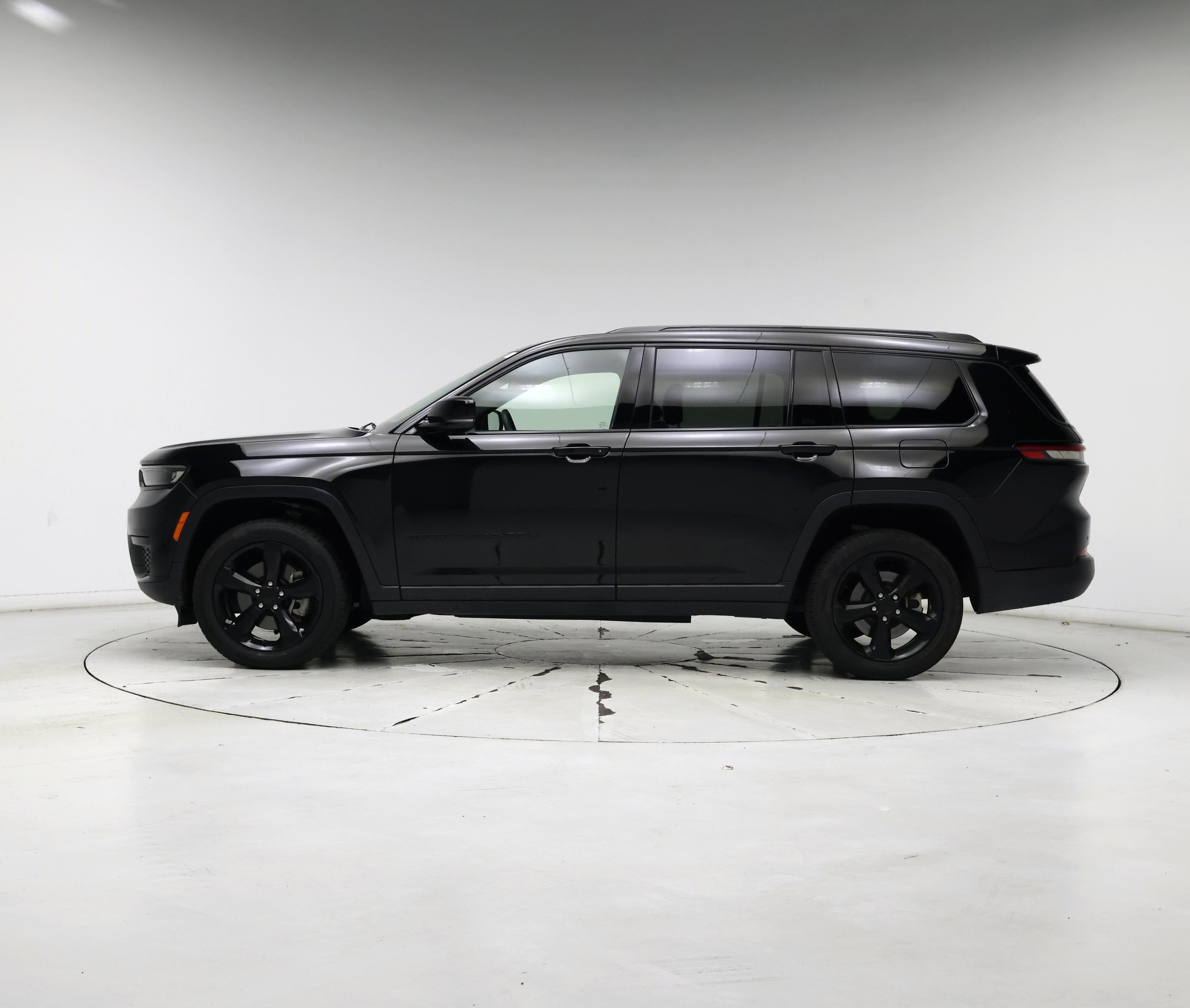 Thumbnail: 2023 Jeep Grand Cherokee L - 3