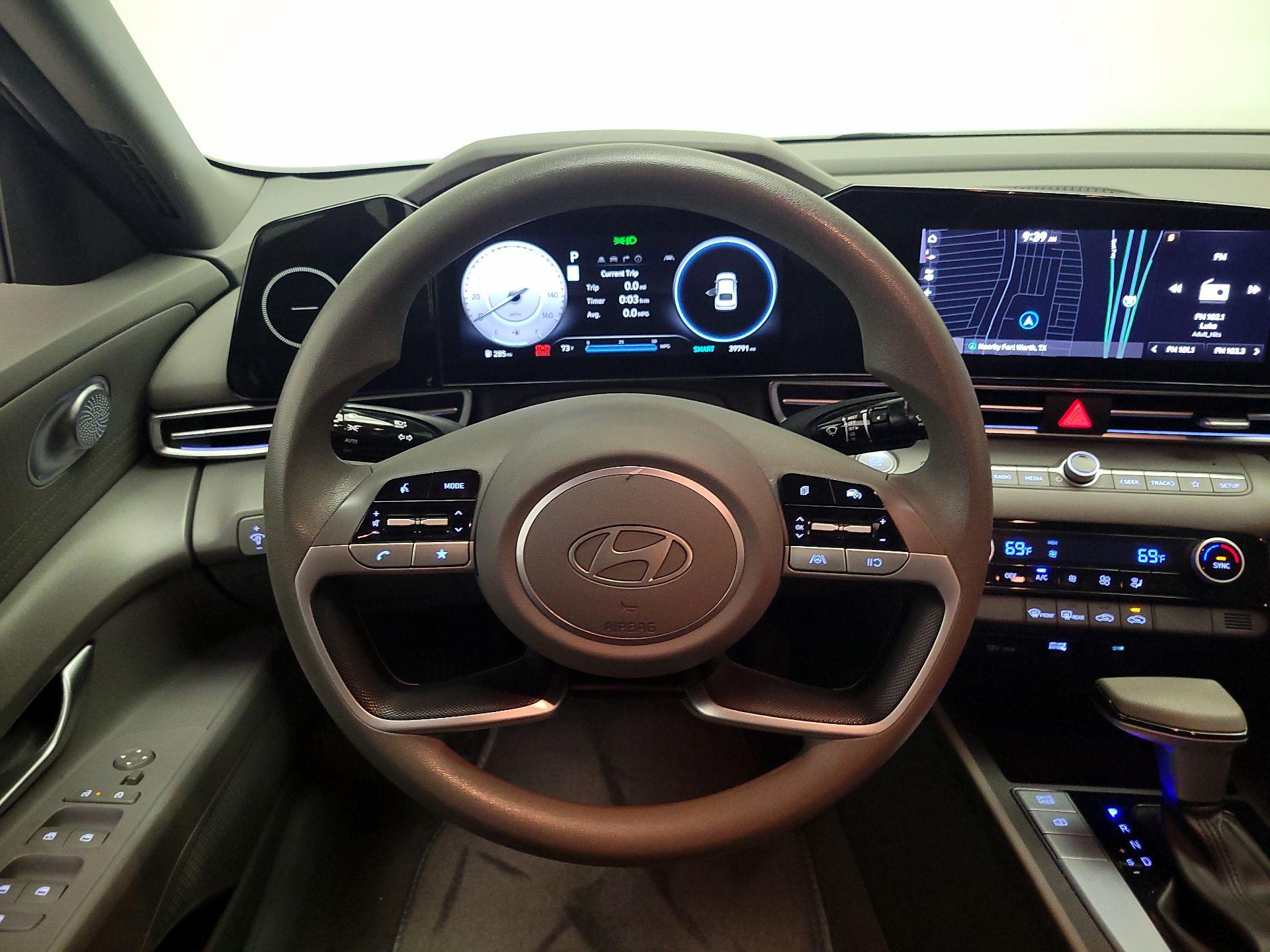 Thumbnail: 2024 Hyundai Elantra - 10