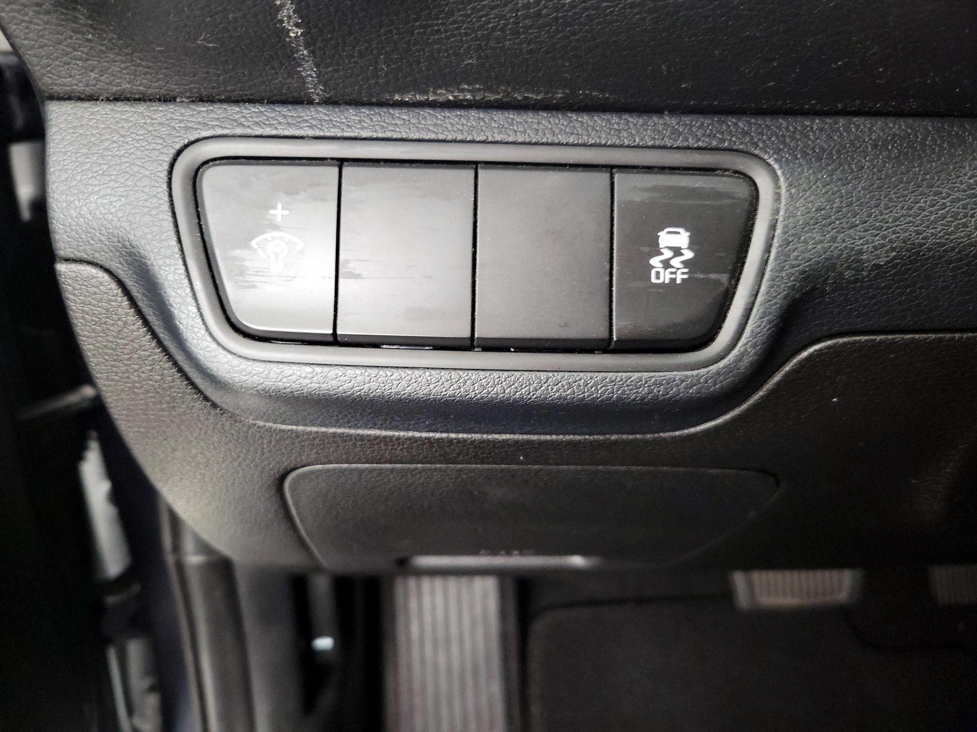 Thumbnail: 2023 Kia Forte - 13