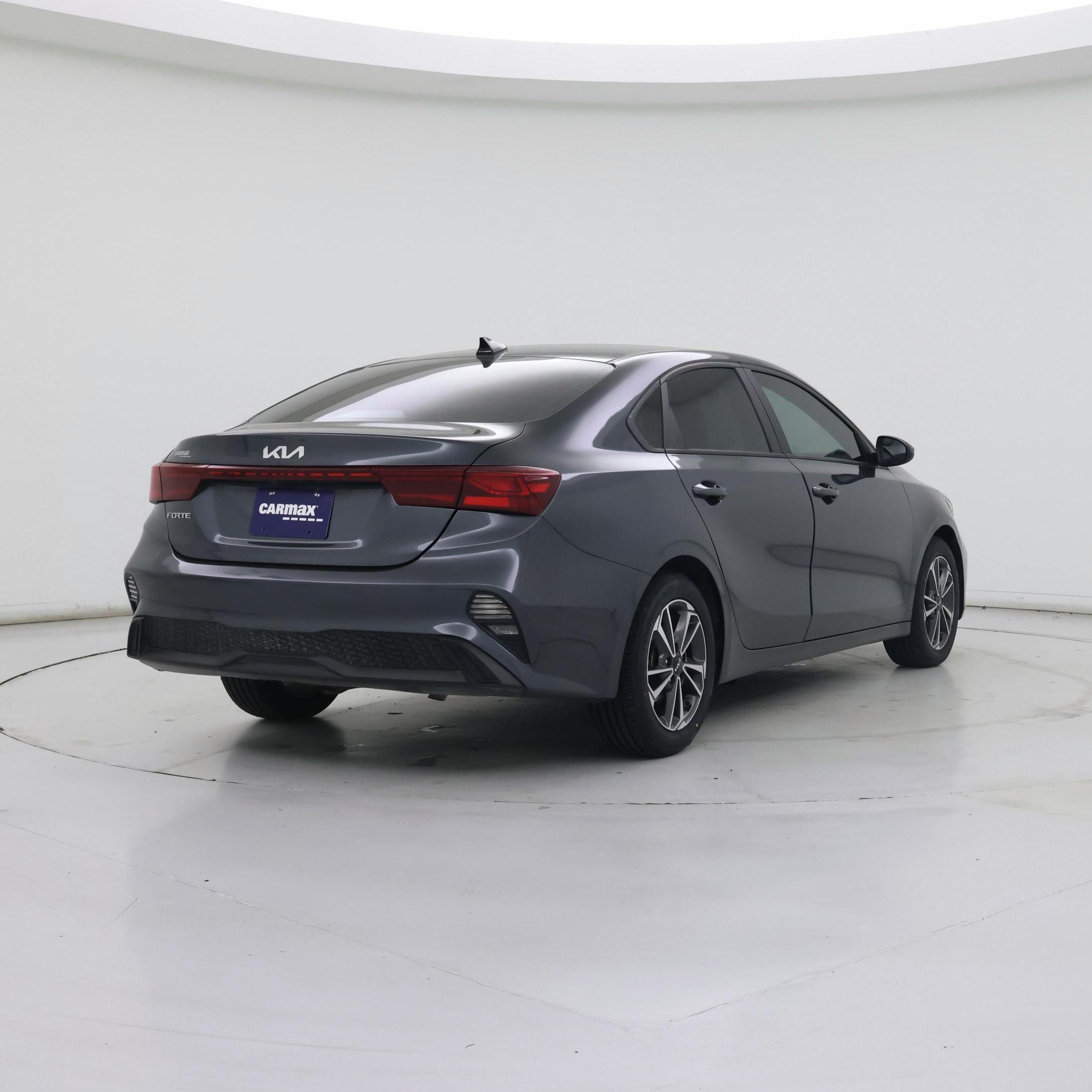 Thumbnail: 2023 Kia Forte - 8