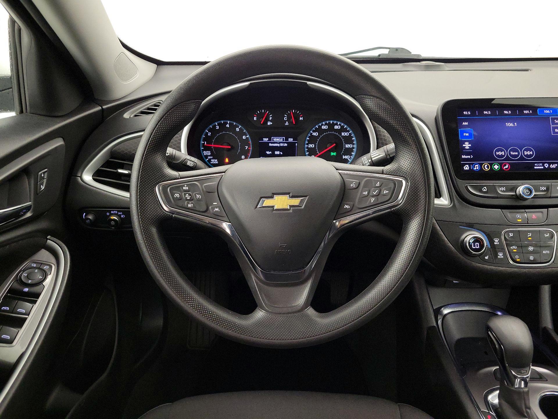 Thumbnail: 2023 Chevrolet Malibu - 10