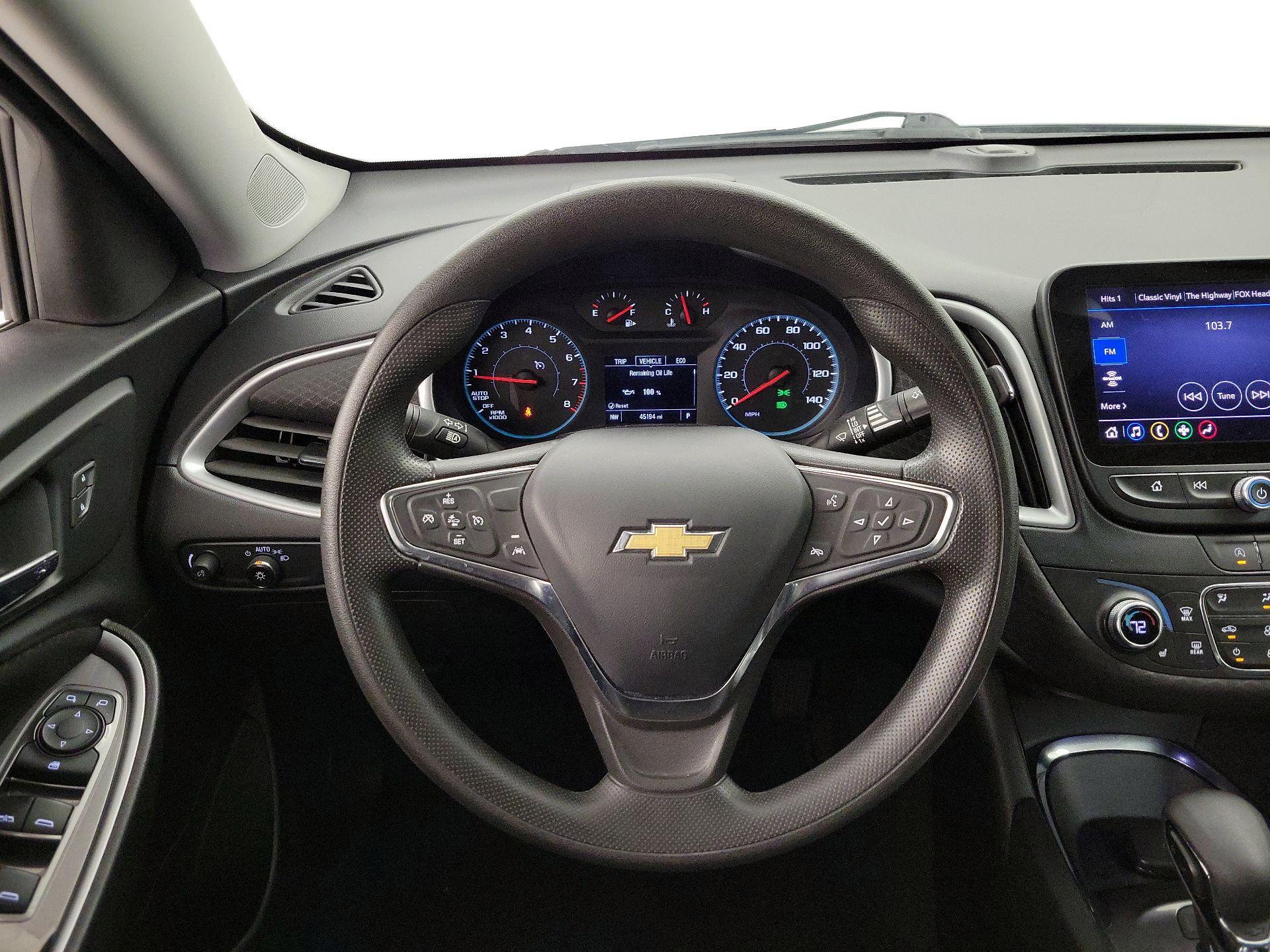Thumbnail: 2023 Chevrolet Malibu - 10