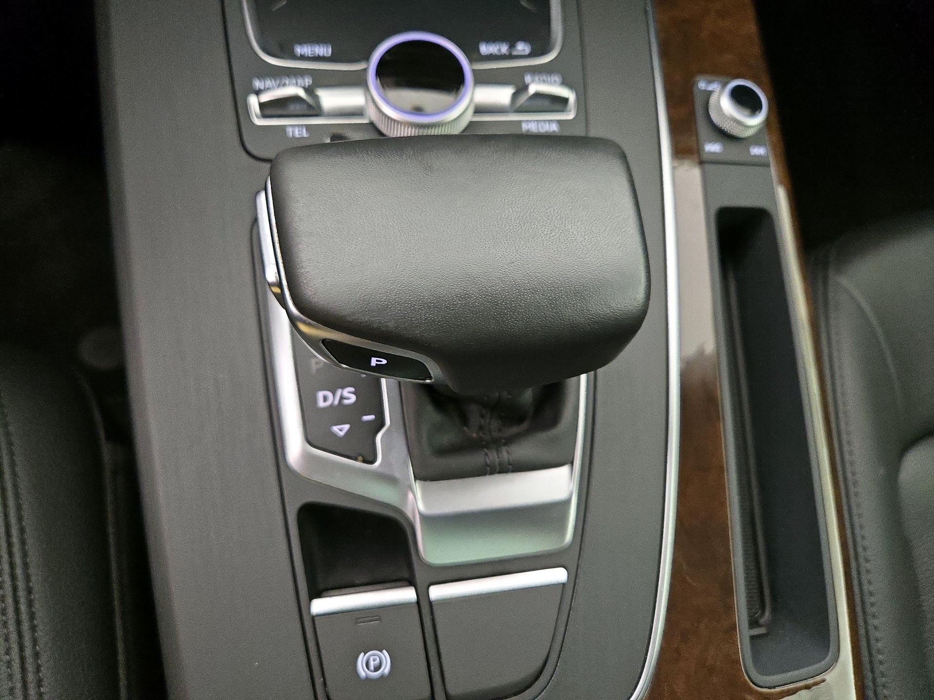 Thumbnail: 2020 Audi Q5 - 18