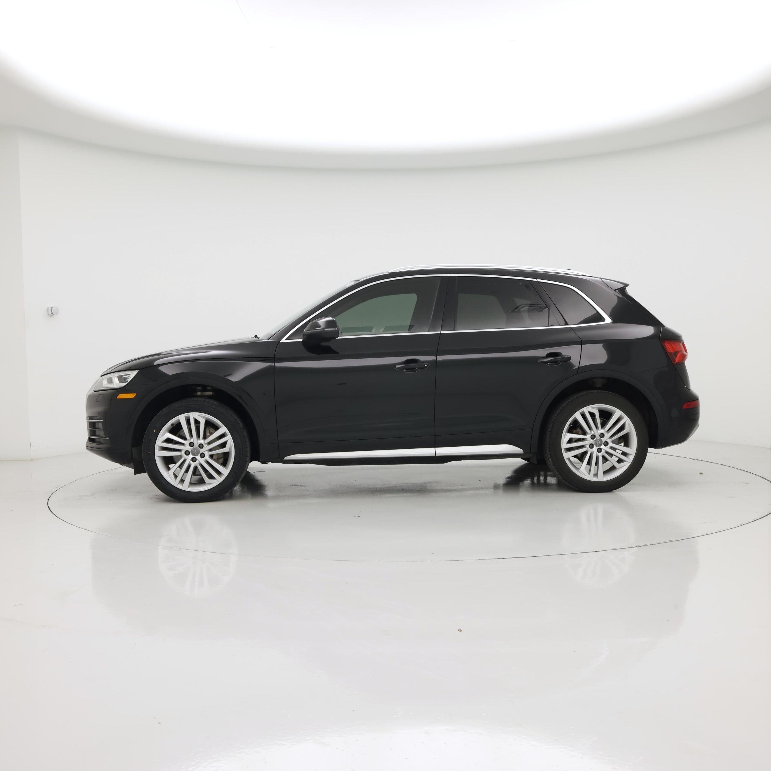 Thumbnail: 2020 Audi Q5 - 3