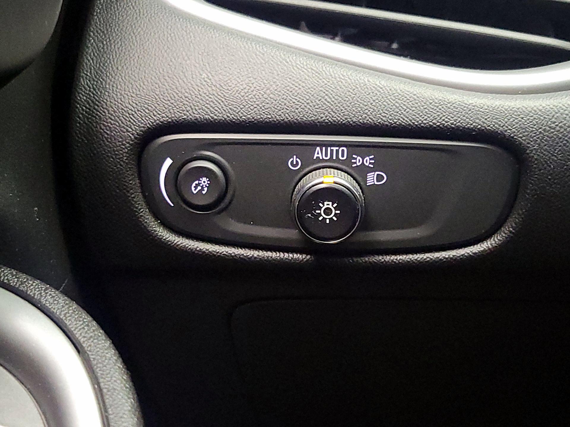 Thumbnail: 2023 Chevrolet Malibu - 13