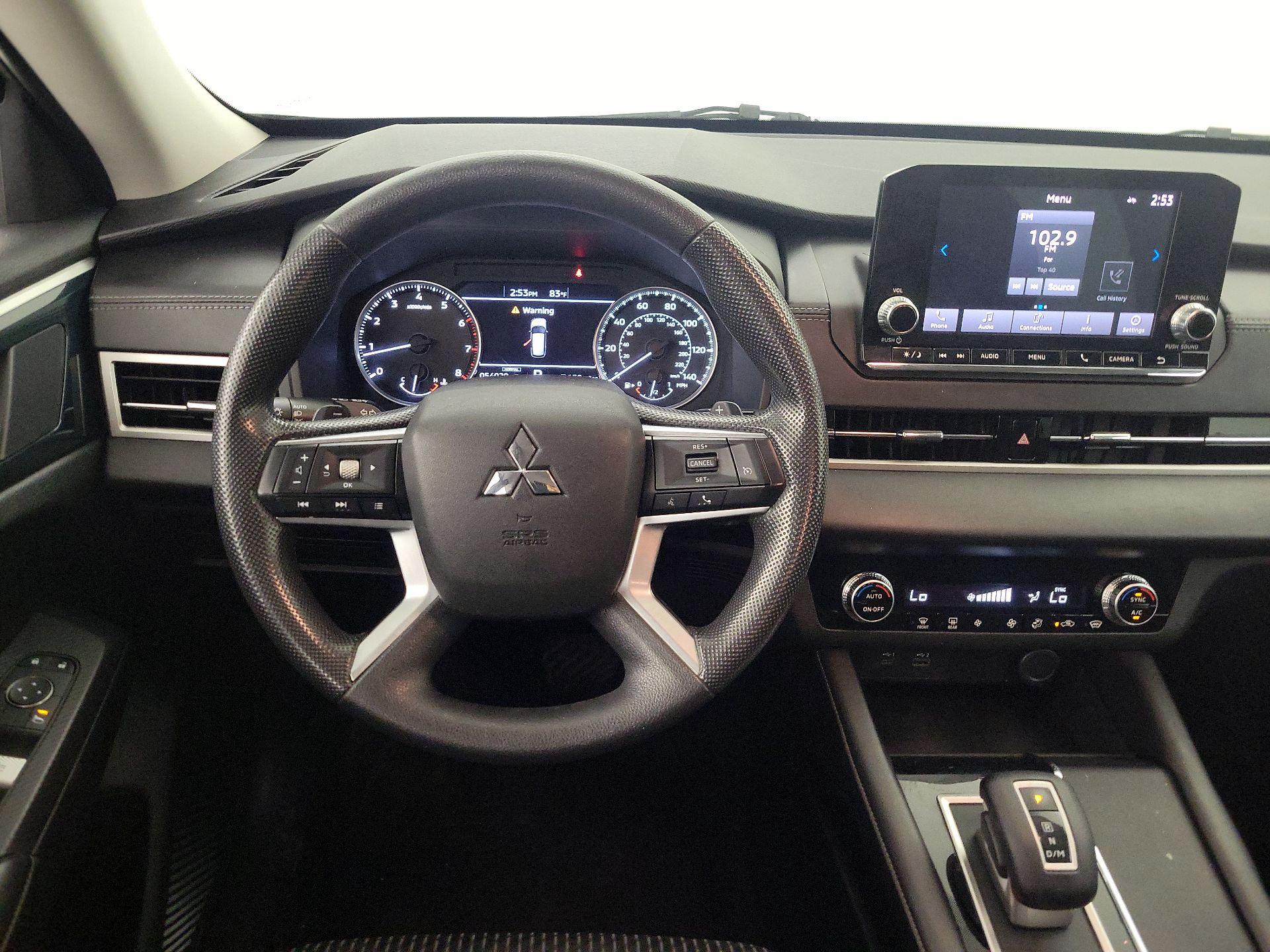 Thumbnail: 2022 Mitsubishi Outlander - 10