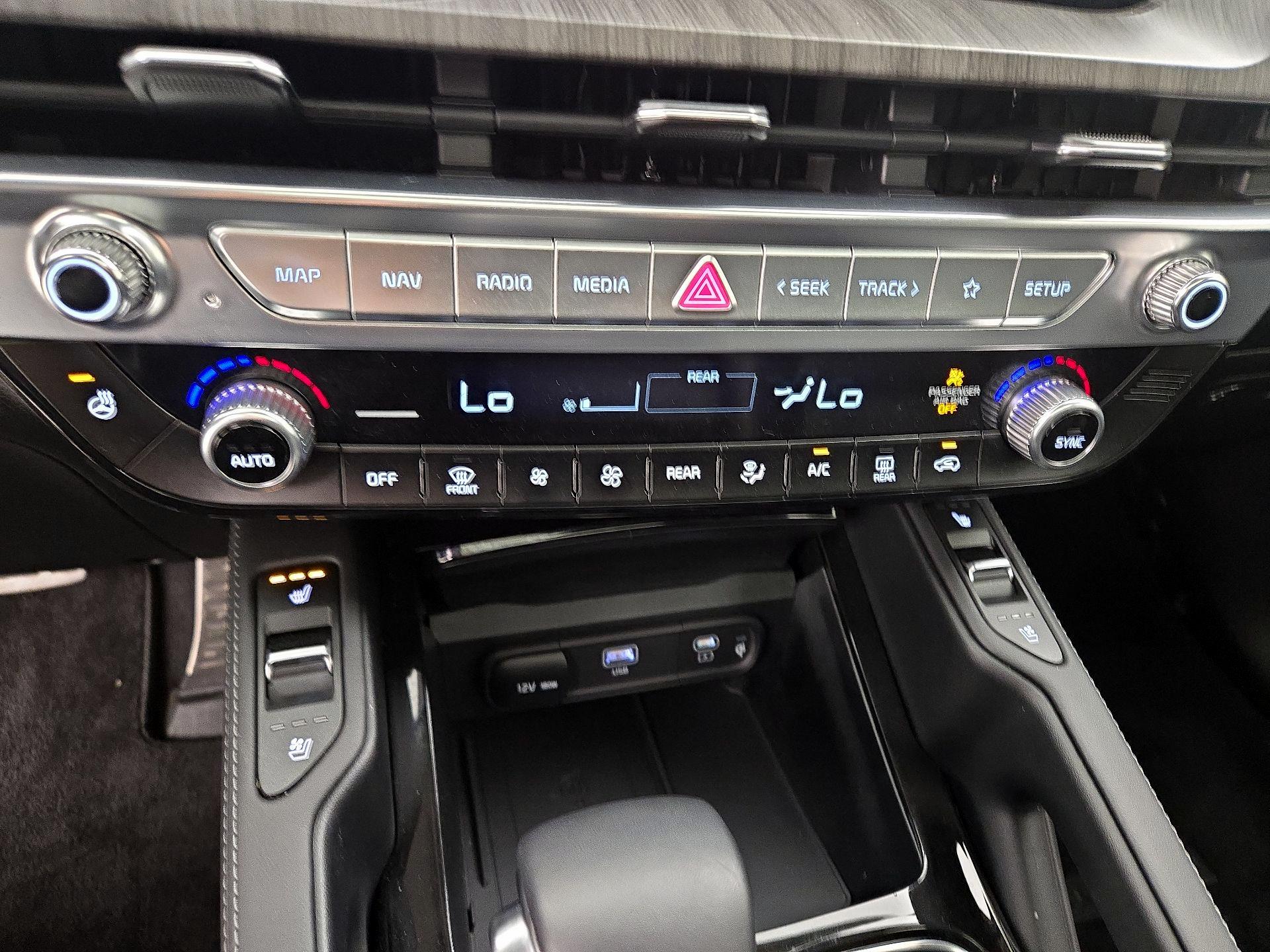 Thumbnail: 2023 Kia Telluride - 16