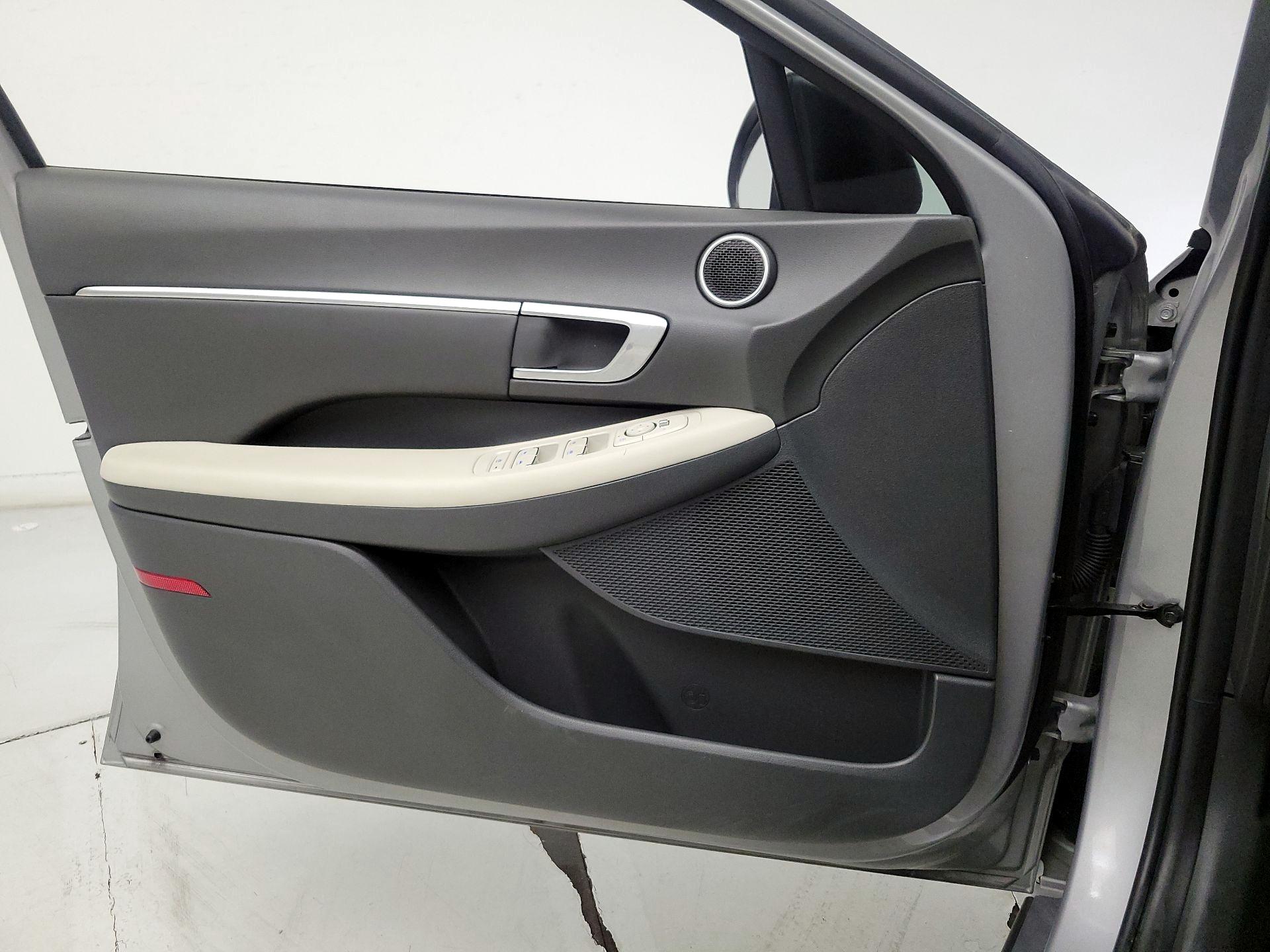 Thumbnail: 2023 Hyundai Sonata - 12