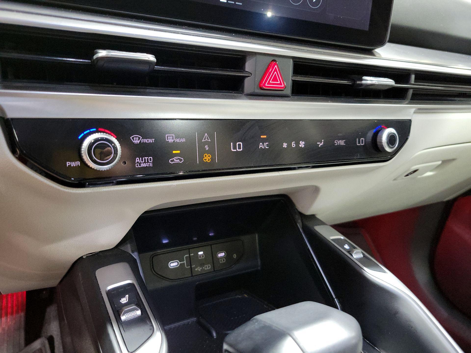 Thumbnail: 2024 Kia Sorento - 16
