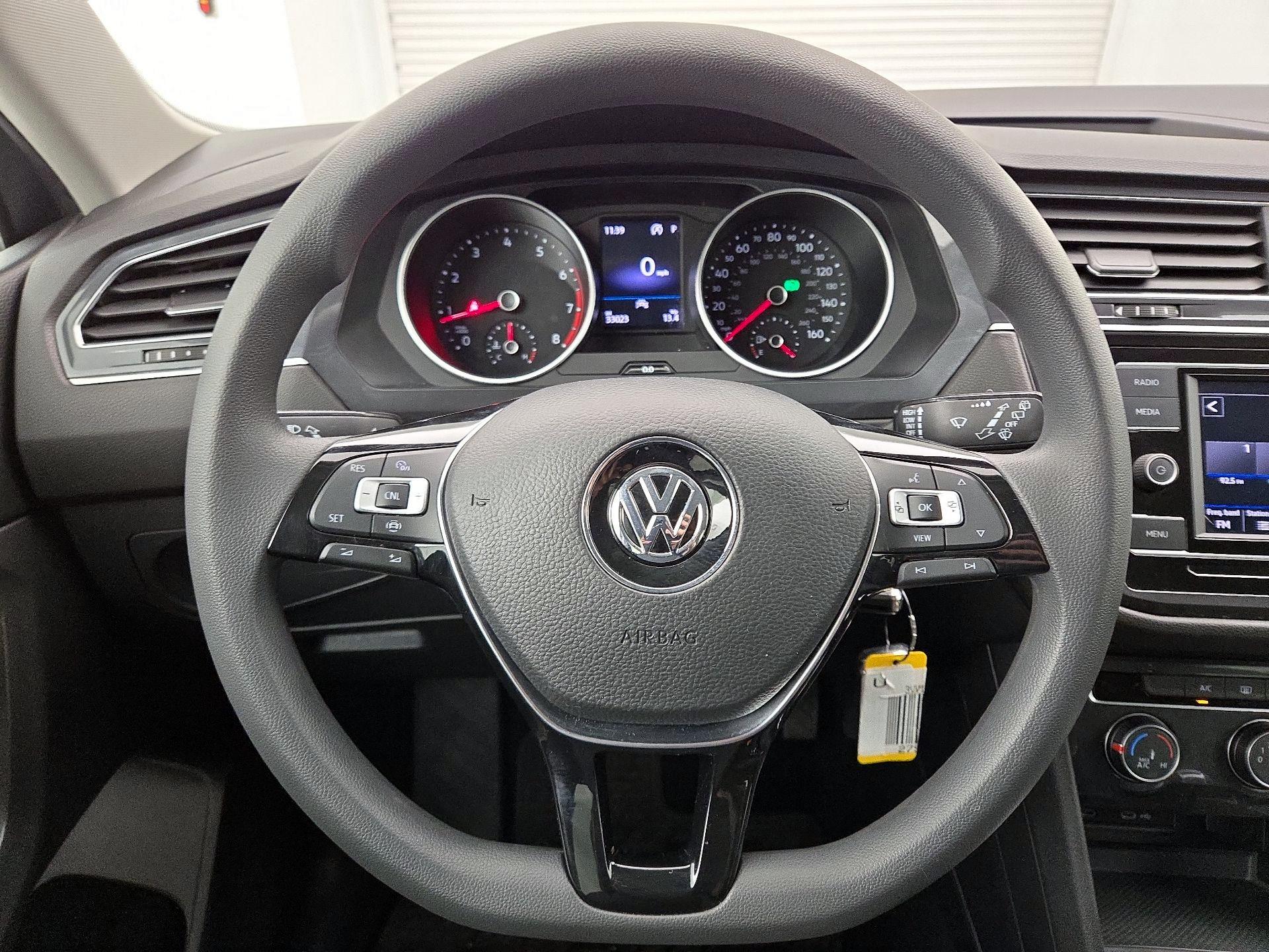 Thumbnail: 2021 Volkswagen Tiguan - 10