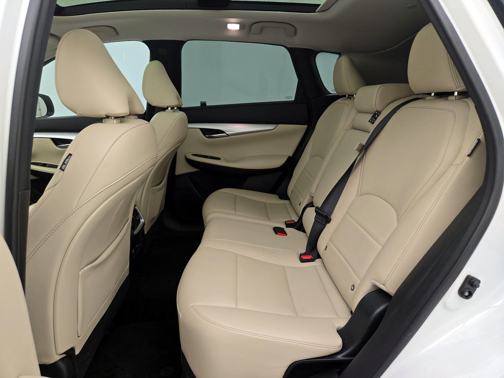 Thumbnail: 2021 INFINITI QX50 - 20