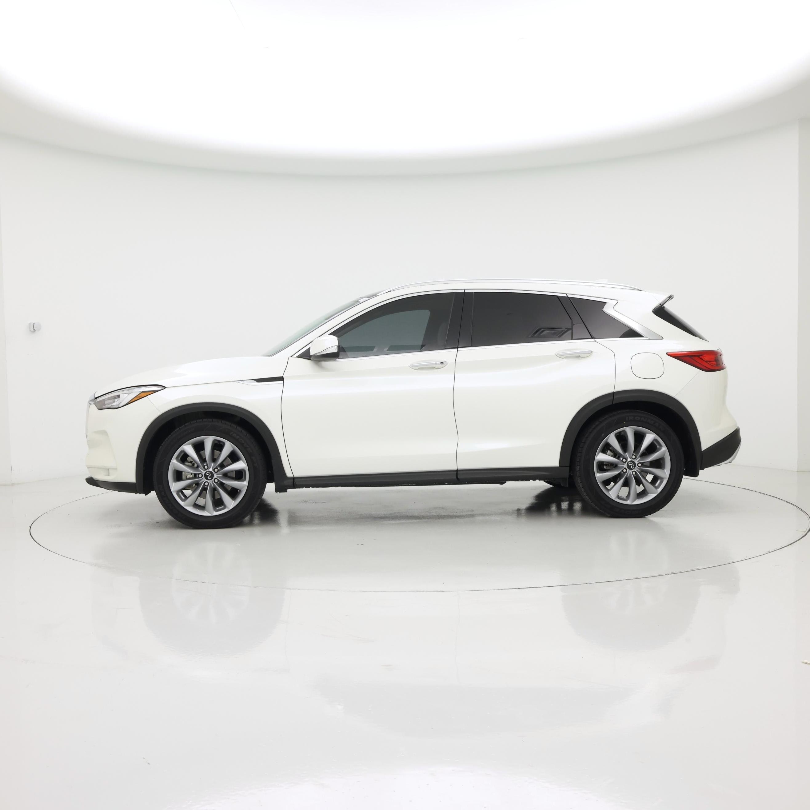 Thumbnail: 2021 INFINITI QX50 - 3