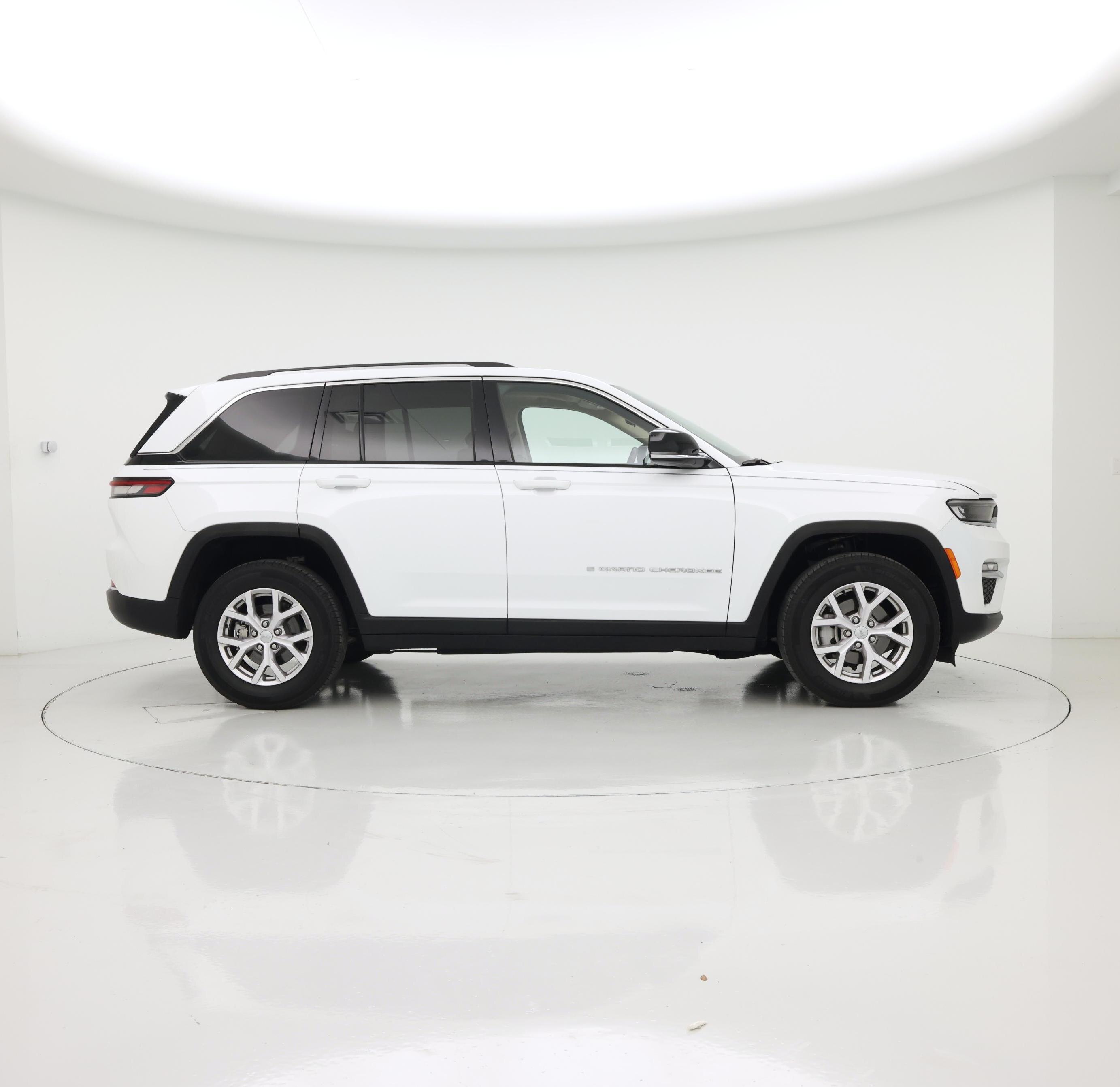 Thumbnail: 2022 Jeep Grand Cherokee - 7