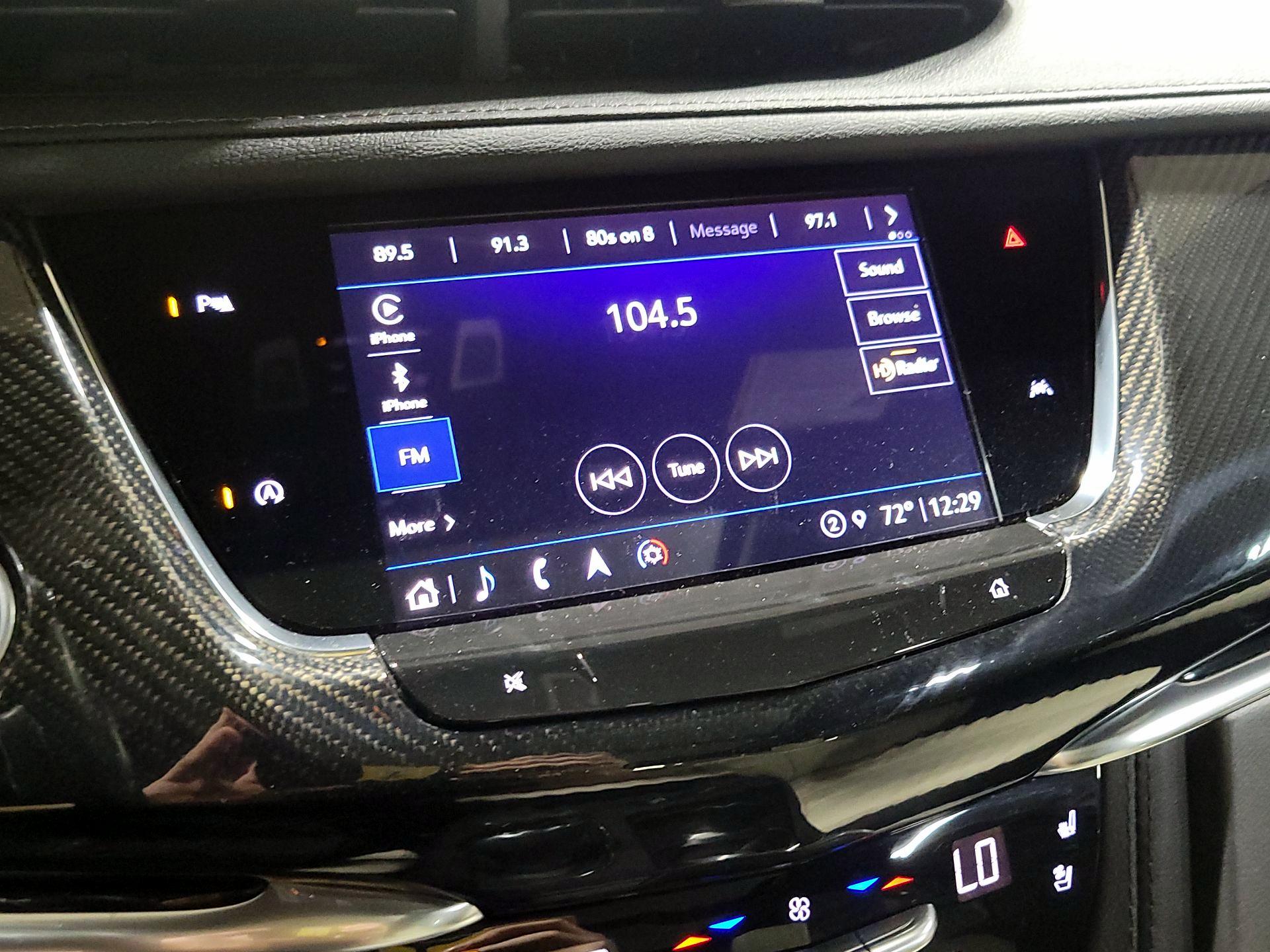 Thumbnail: 2023 Cadillac XT6 - 16