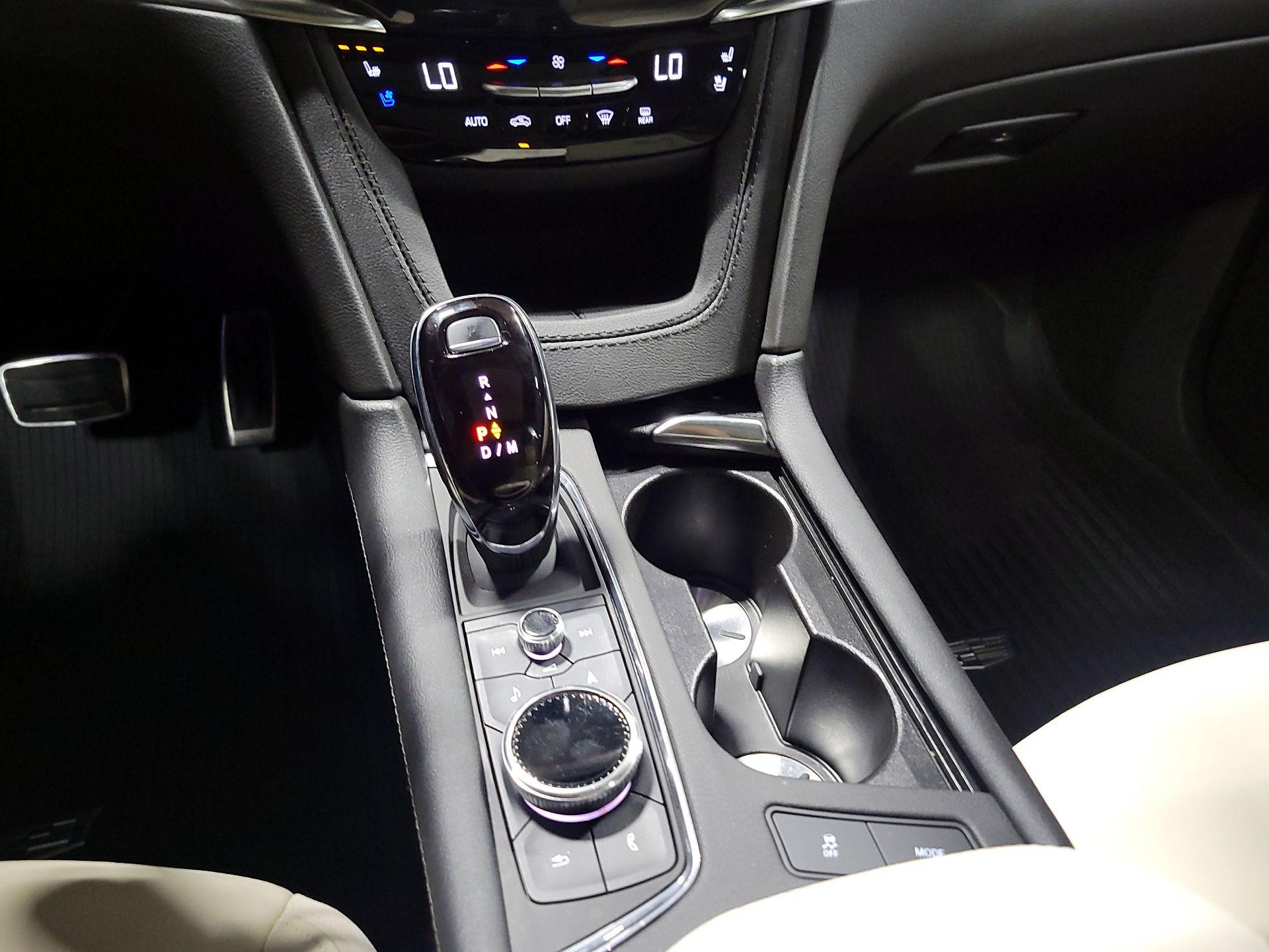 Thumbnail: 2023 Cadillac XT6 - 18