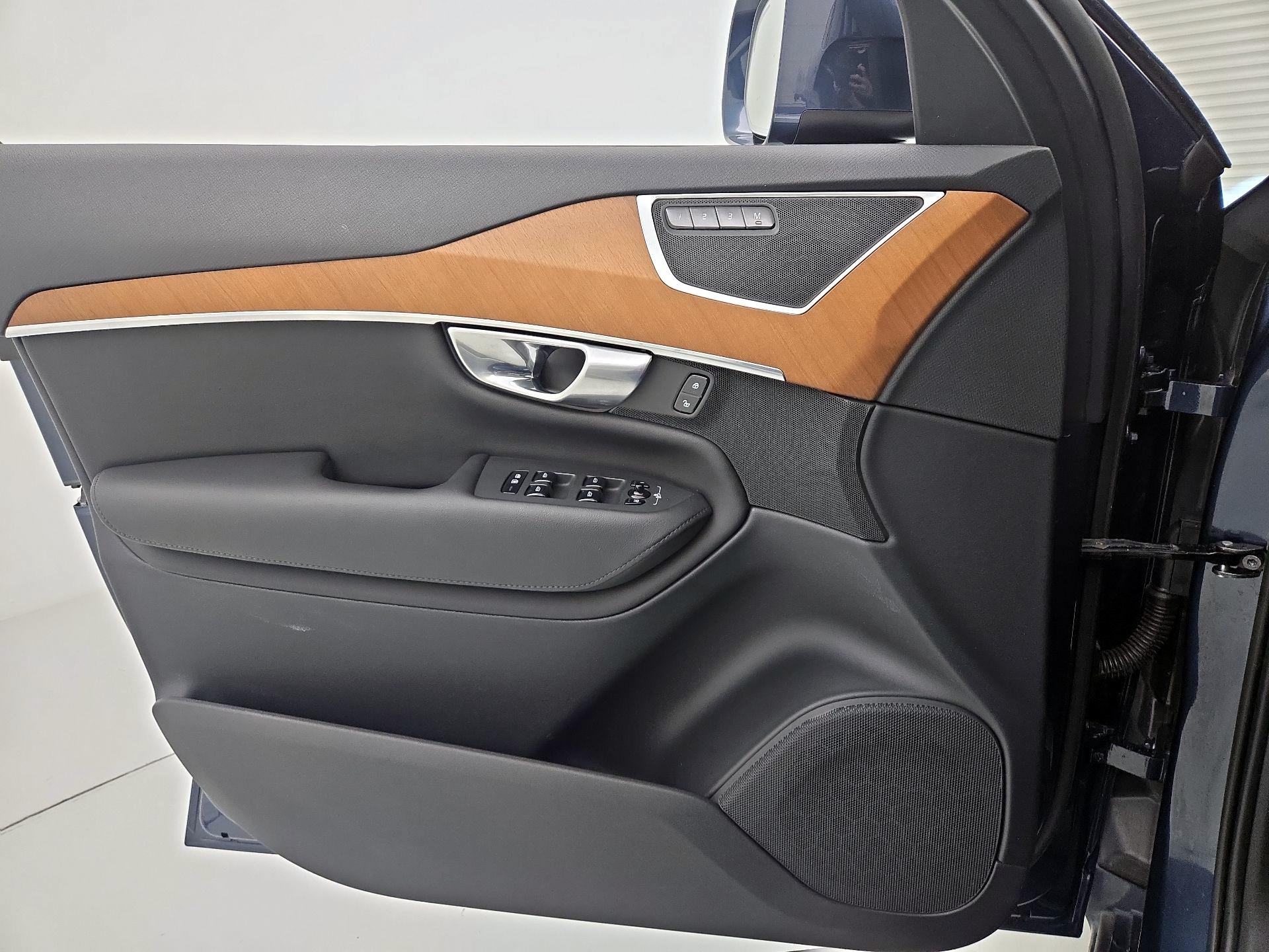 Thumbnail: 2023 Volvo XC90 - 12
