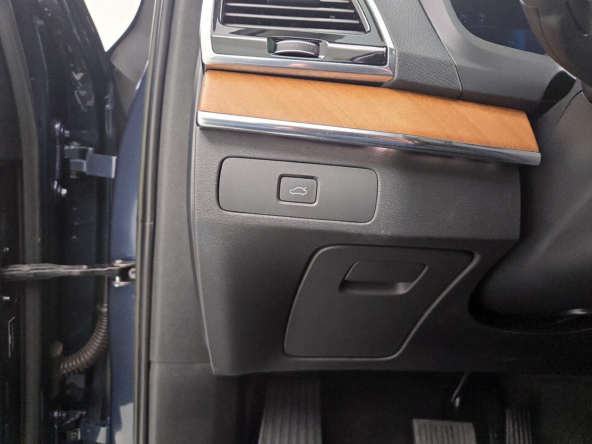 Thumbnail: 2023 Volvo XC90 - 13