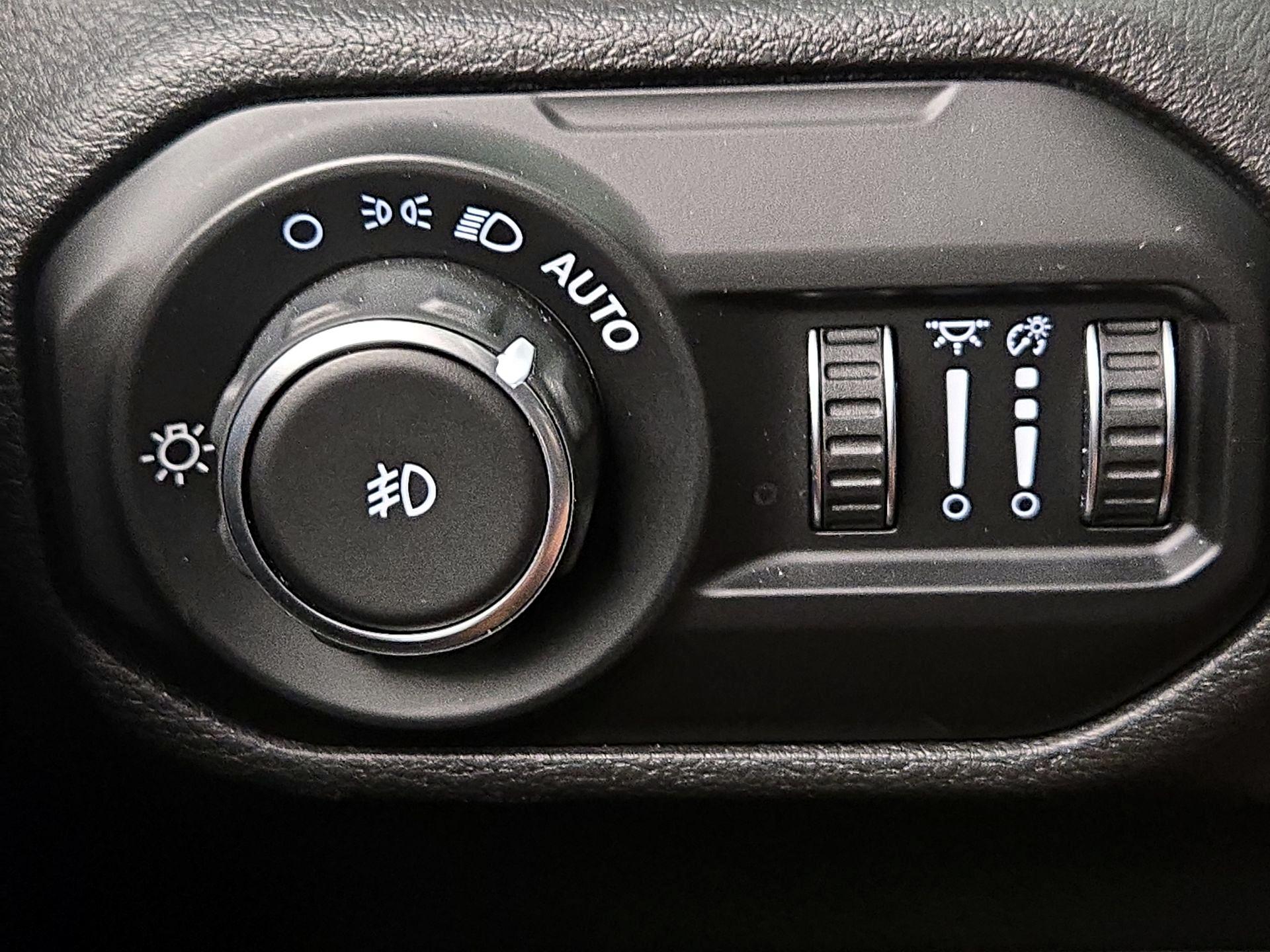Thumbnail: 2021 Jeep Wrangler - 13