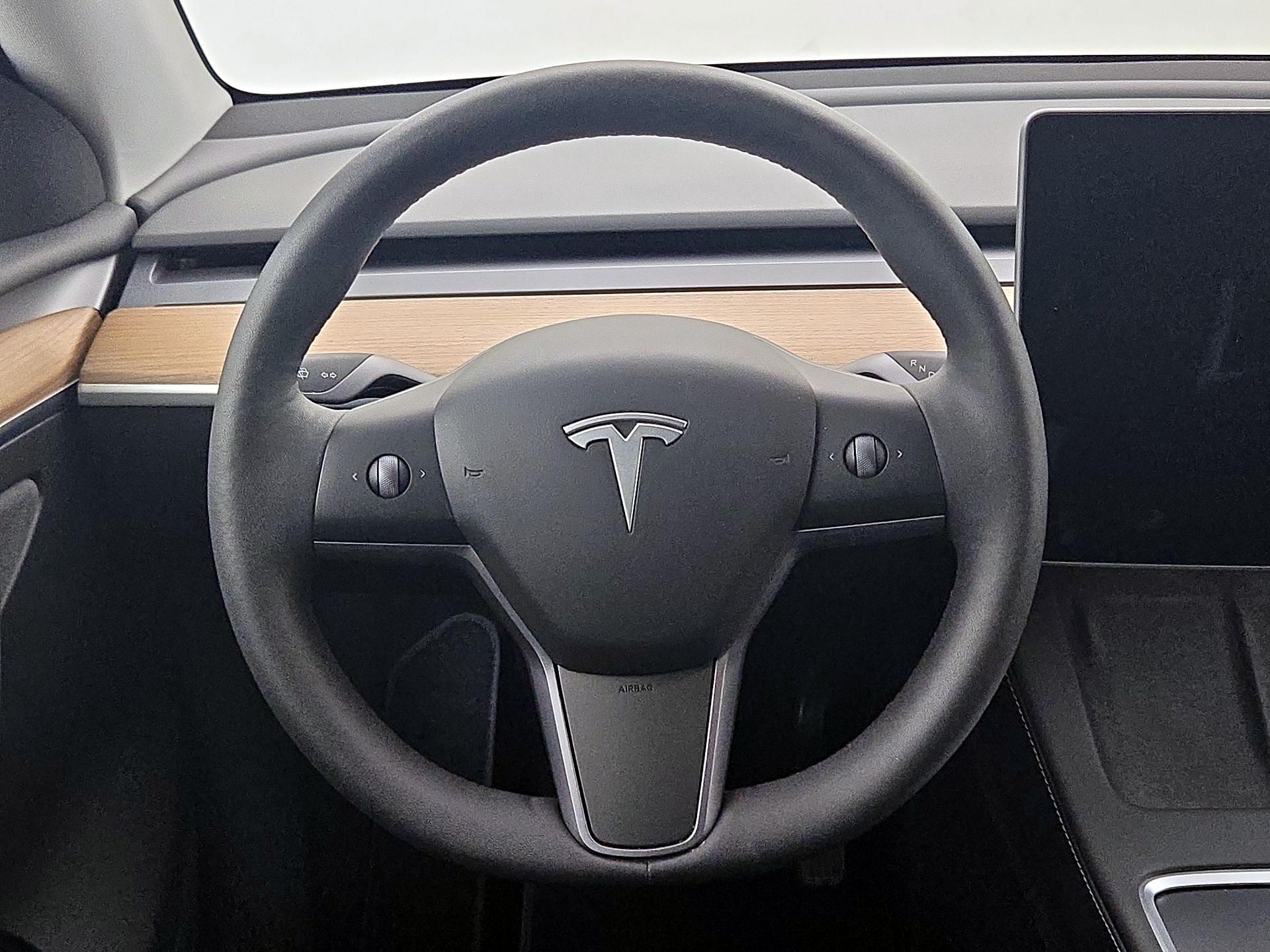 Thumbnail: 2023 Tesla Model Y - 10