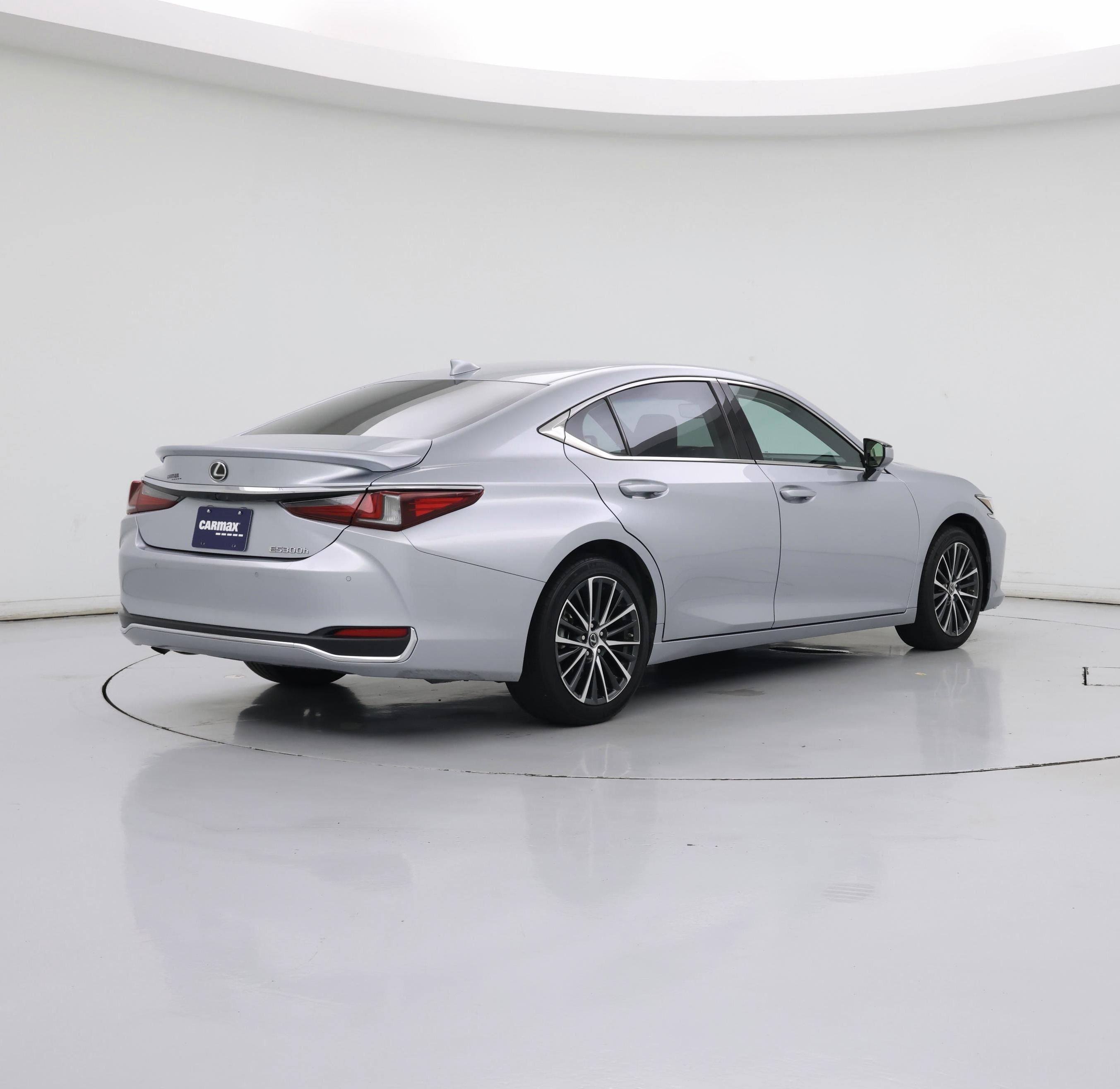 Thumbnail: 2023 Lexus ES - 8