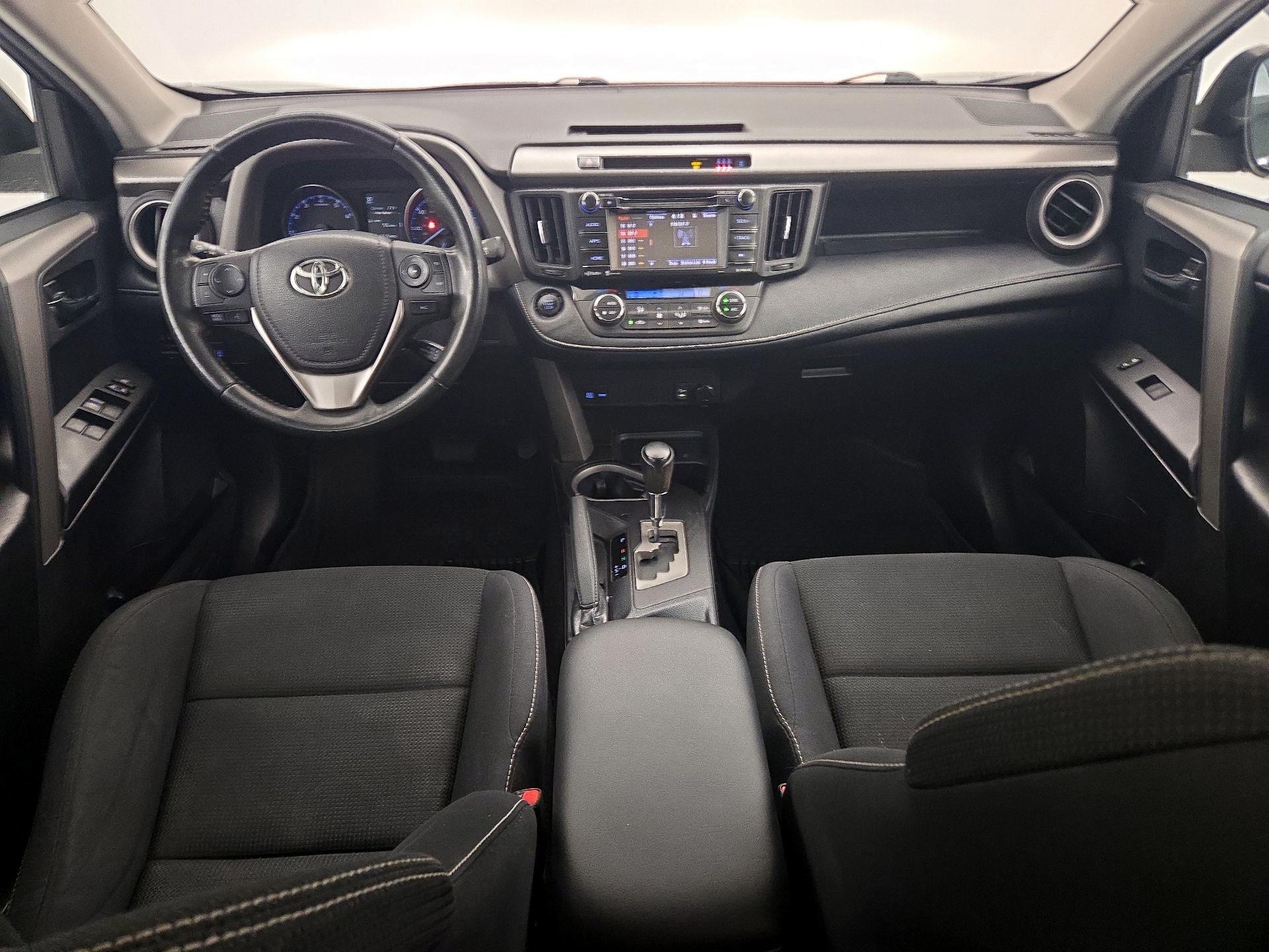 Thumbnail: 2018 Toyota RAV4 - 9