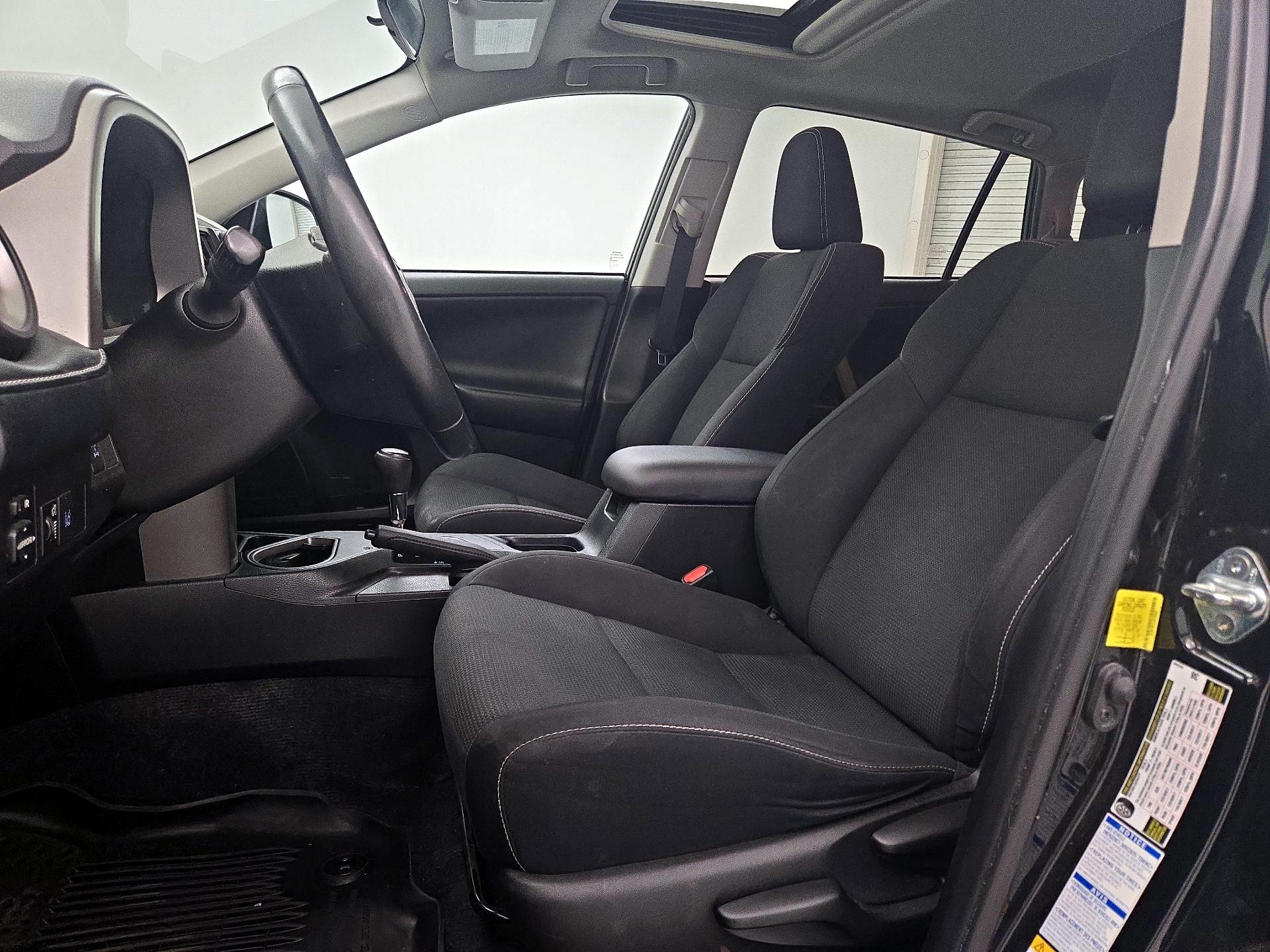 Thumbnail: 2018 Toyota RAV4 - 11