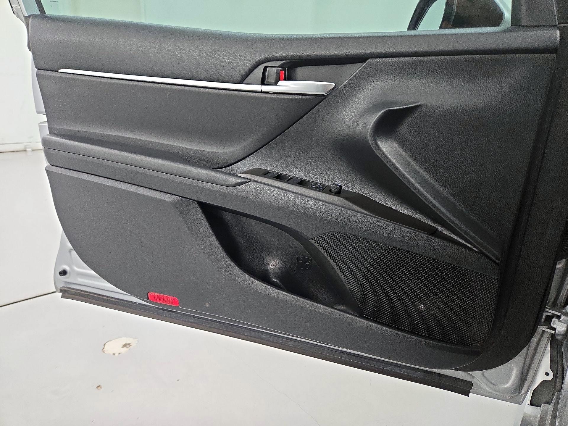 Thumbnail: 2022 Toyota Camry - 12