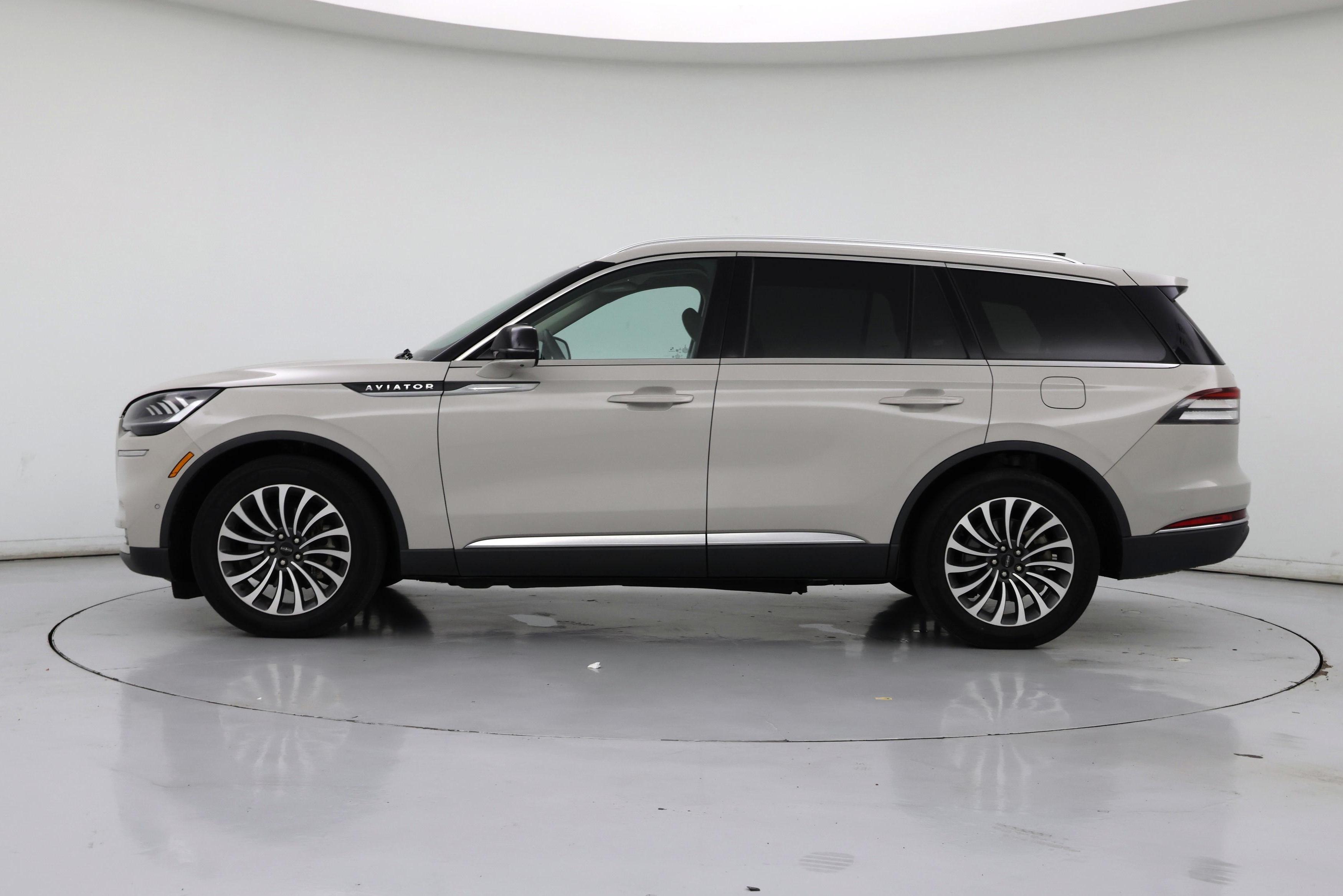 Thumbnail: 2022 Lincoln Aviator - 3