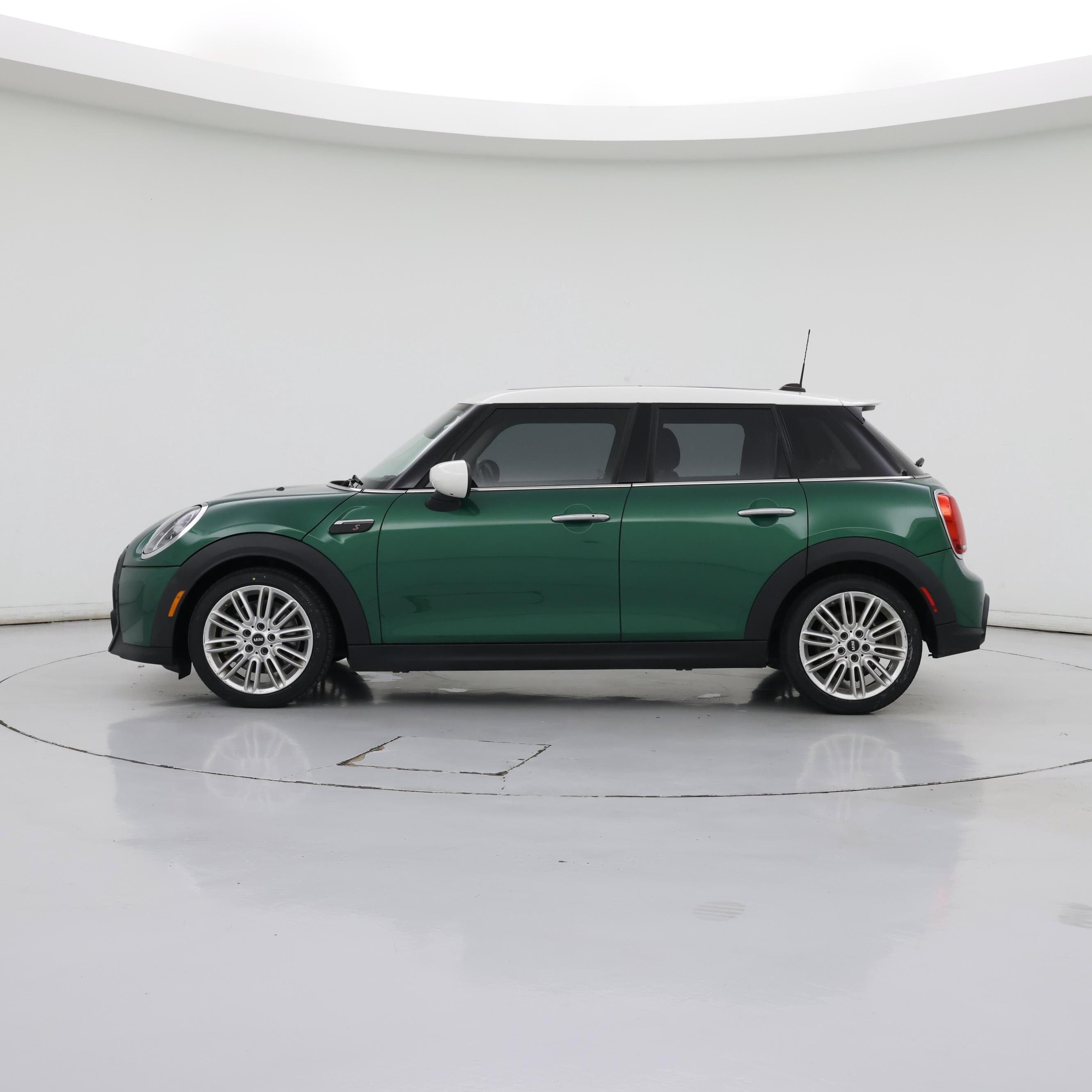 Thumbnail: 2023 MINI Cooper Hardtop - 3