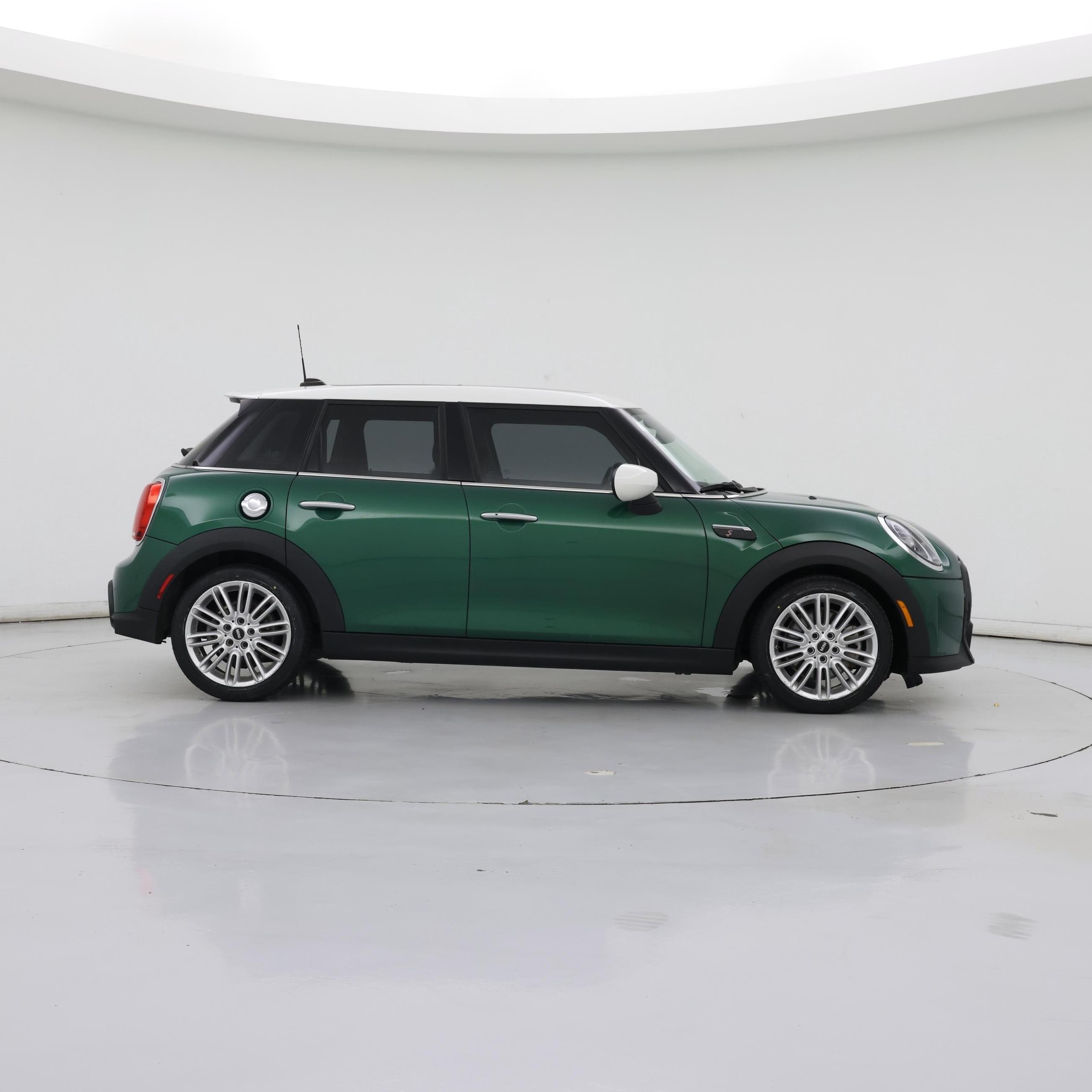 Thumbnail: 2023 MINI Cooper Hardtop - 7