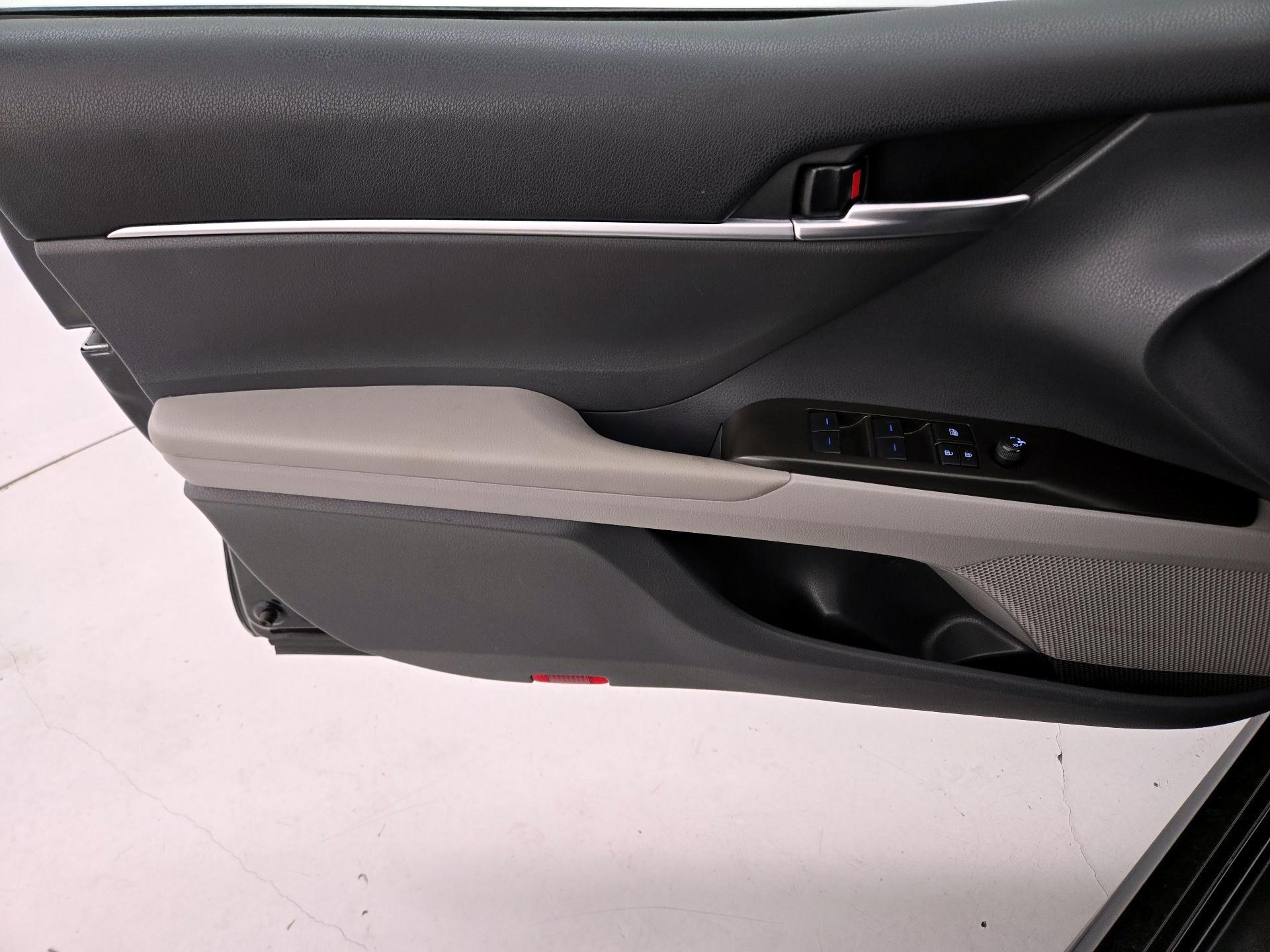 Thumbnail: 2023 Toyota Camry - 12