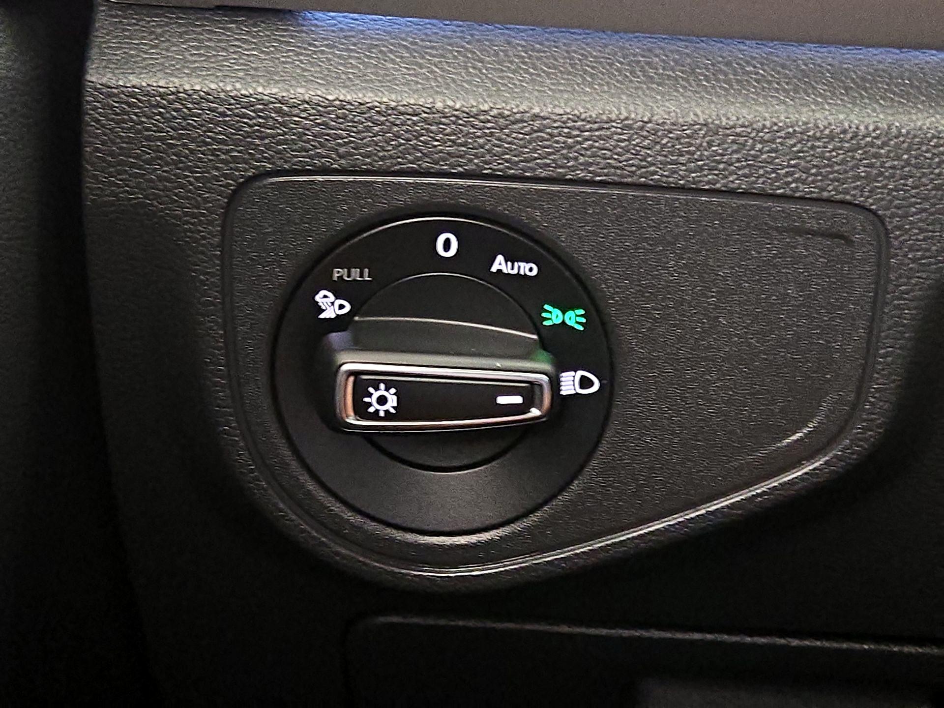 Thumbnail: 2023 Volkswagen Atlas - 13