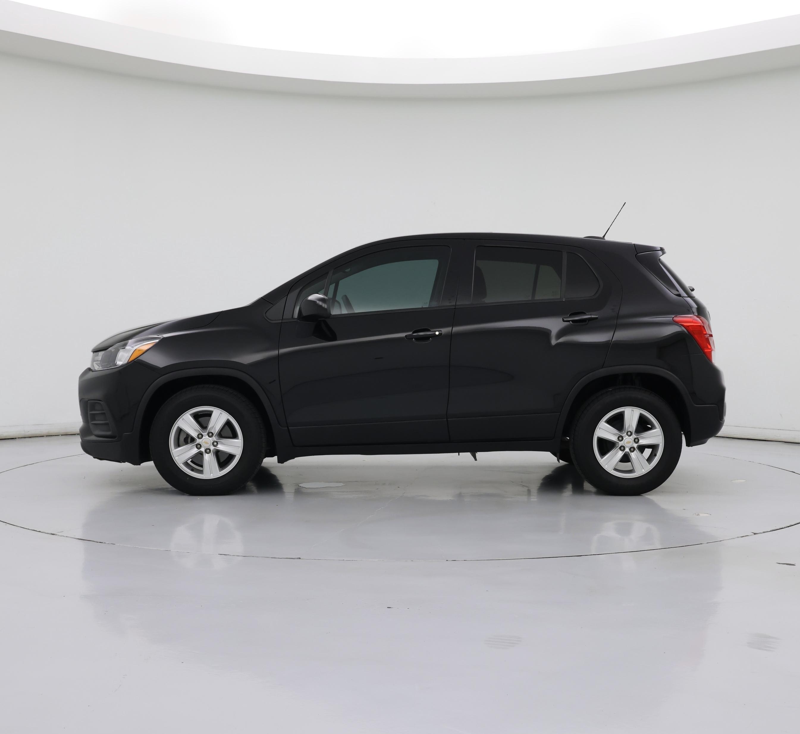 Thumbnail: 2021 Chevrolet Trax - 3