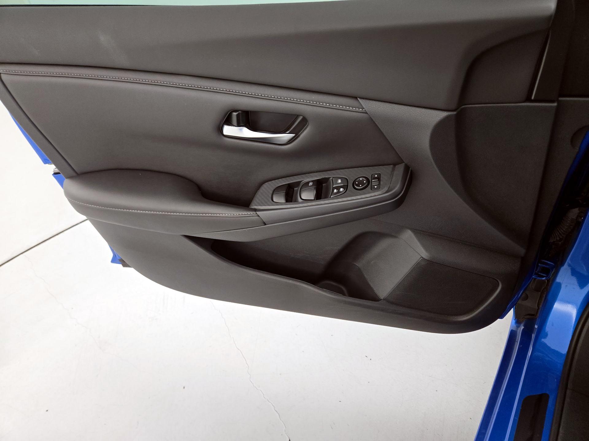 Thumbnail: 2022 Nissan Sentra - 12