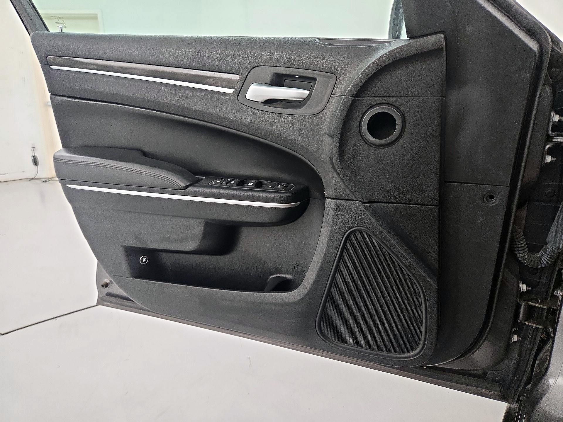 Thumbnail: 2015 Chrysler 300 - 12