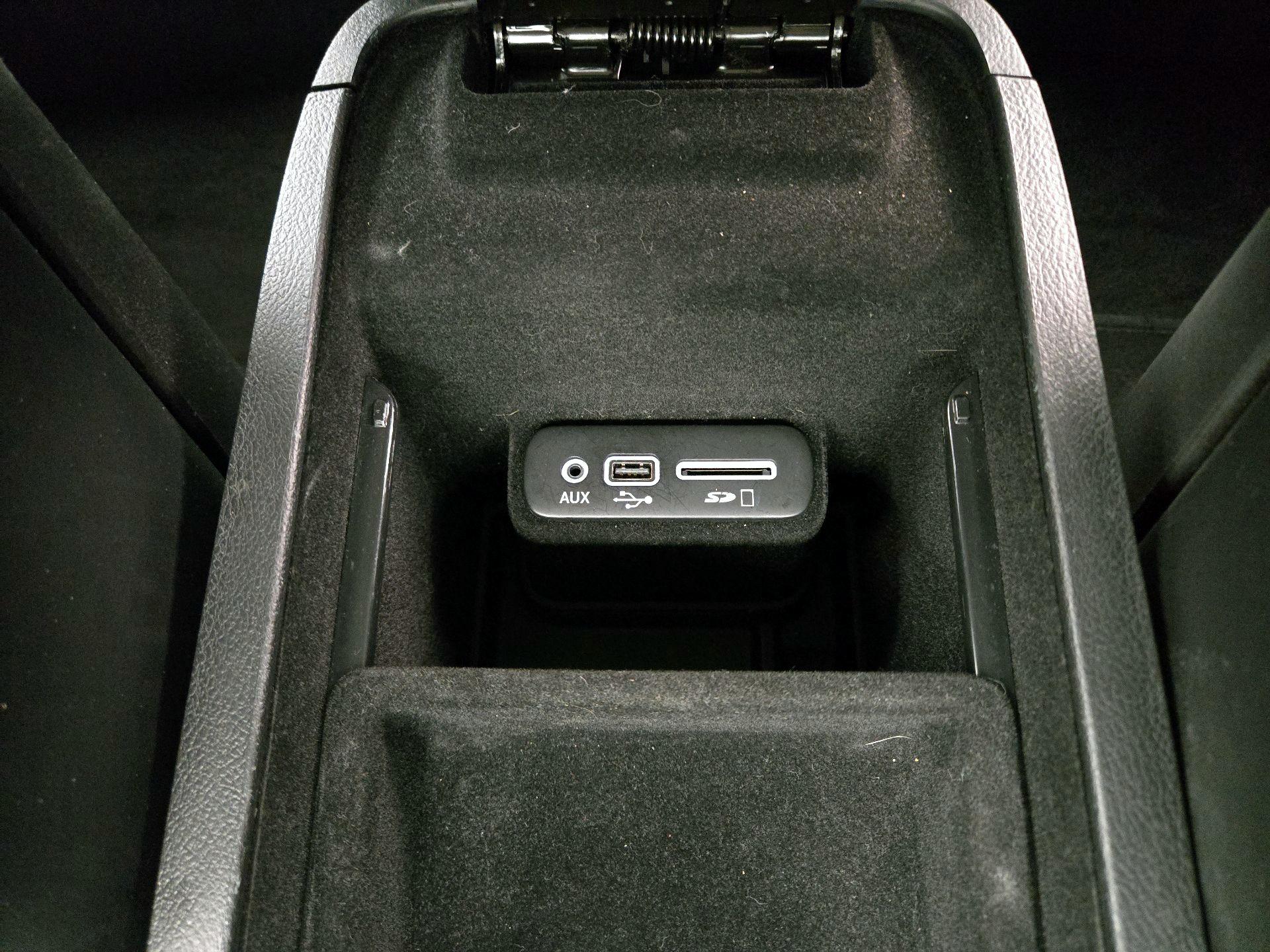 Thumbnail: 2015 Chrysler 300 - 17