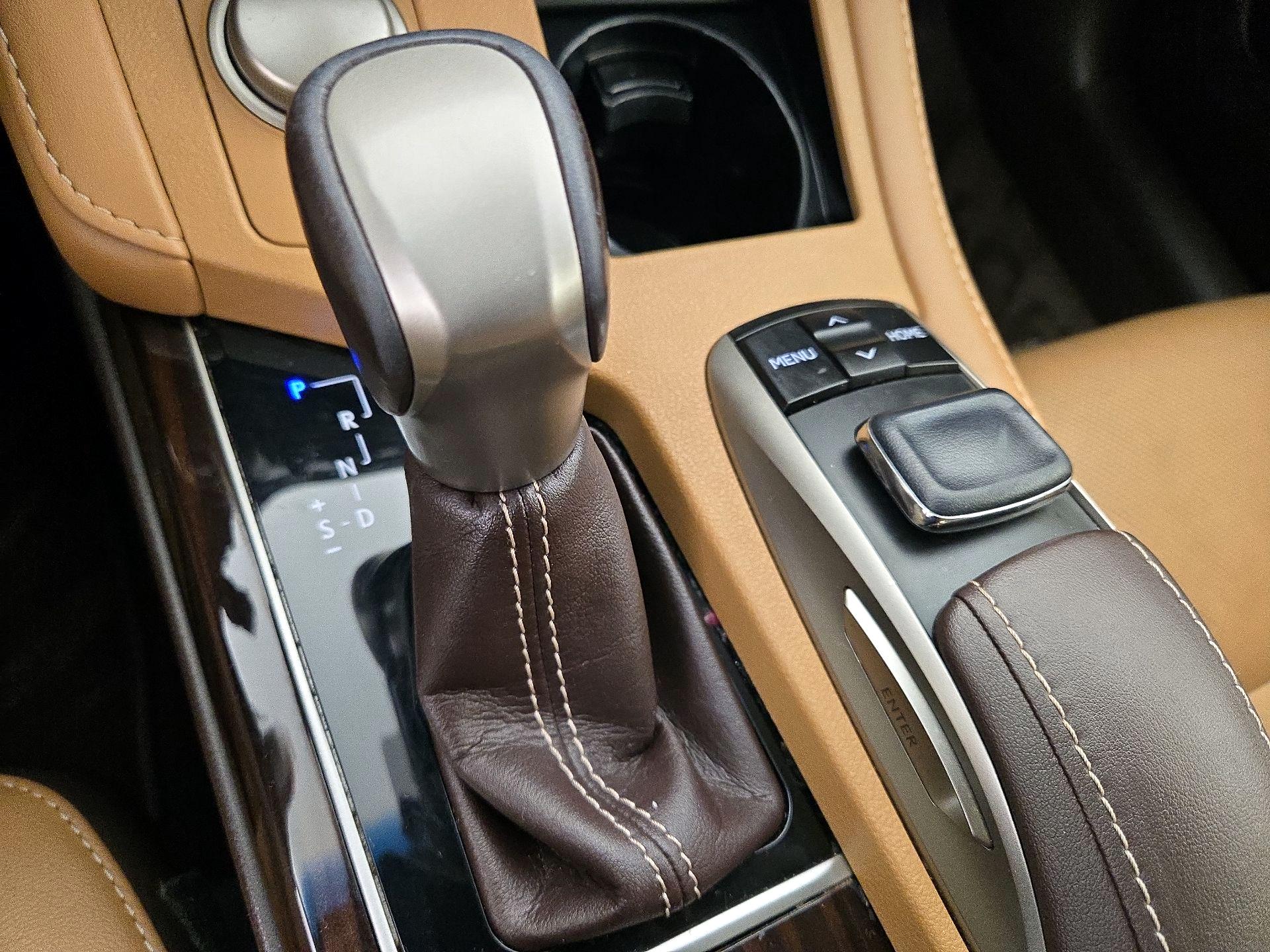Thumbnail: 2016 Lexus ES - 17