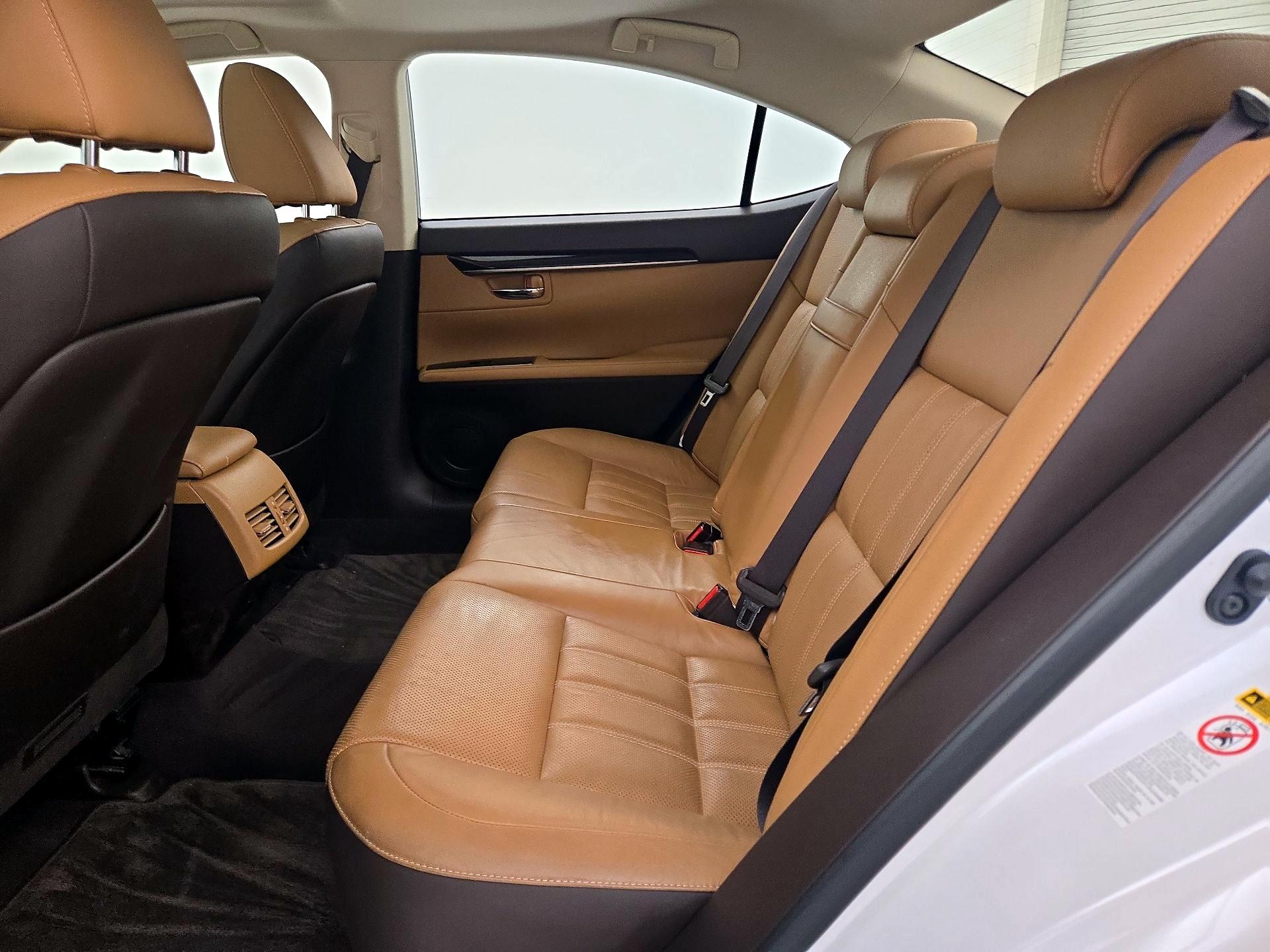 Thumbnail: 2016 Lexus ES - 20