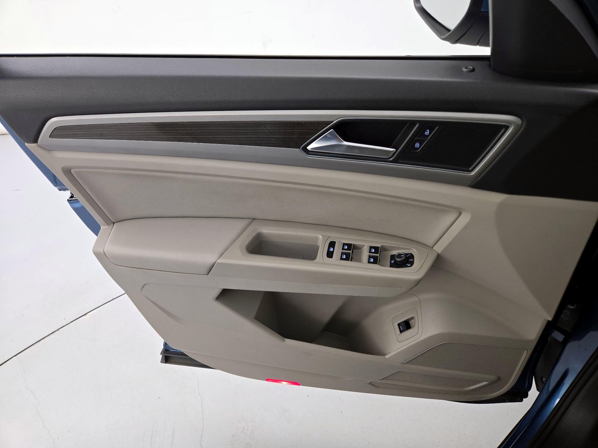 Thumbnail: 2019 Volkswagen Atlas - 12