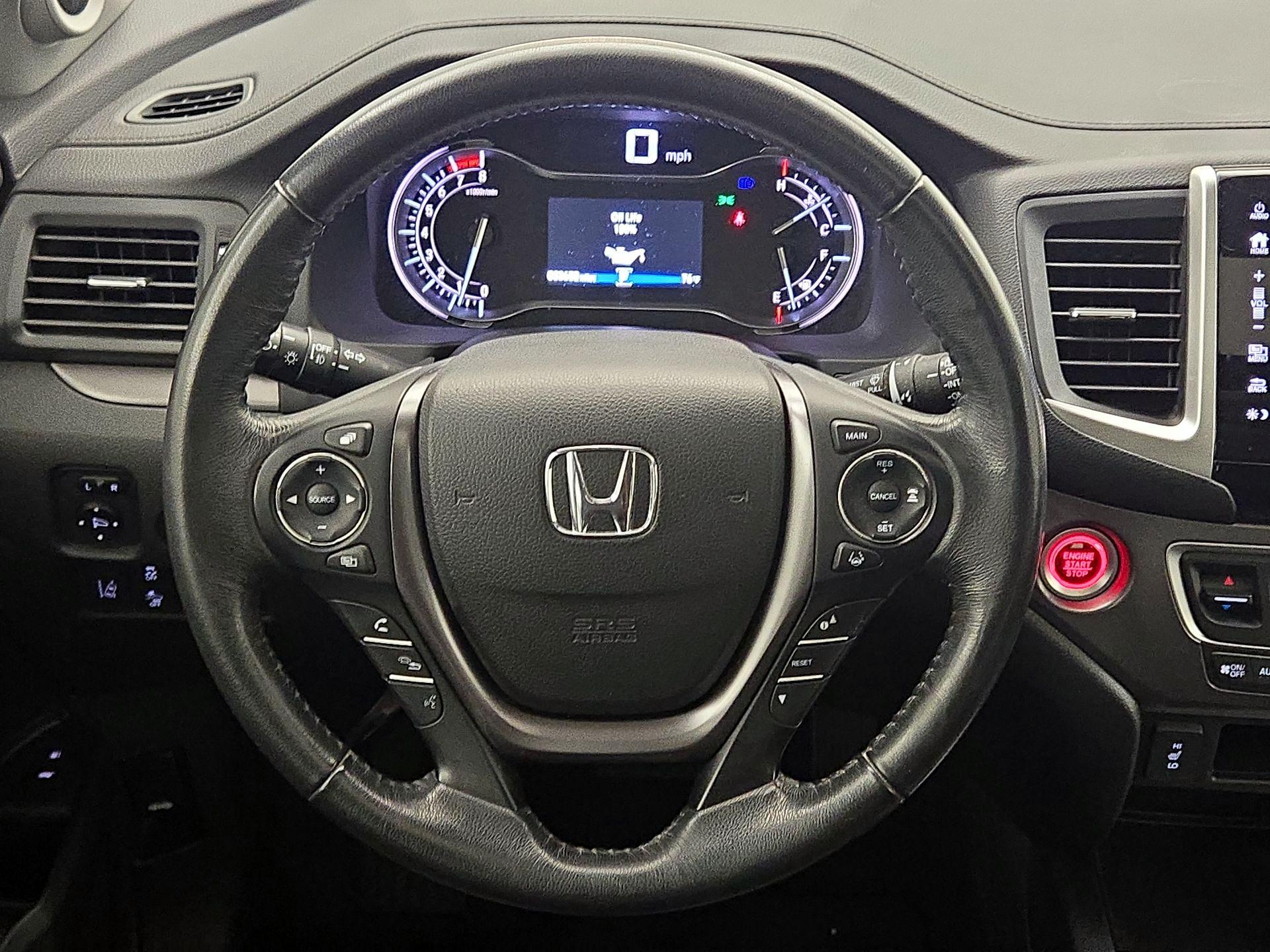 Thumbnail: 2017 Honda Pilot - 10