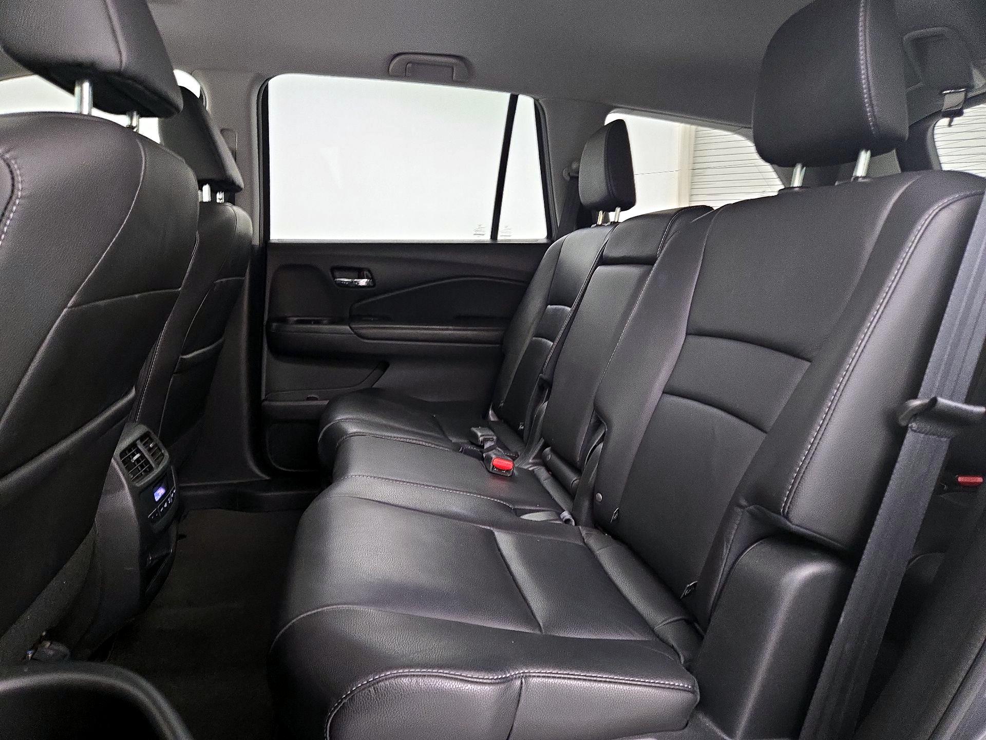 Thumbnail: 2017 Honda Pilot - 20