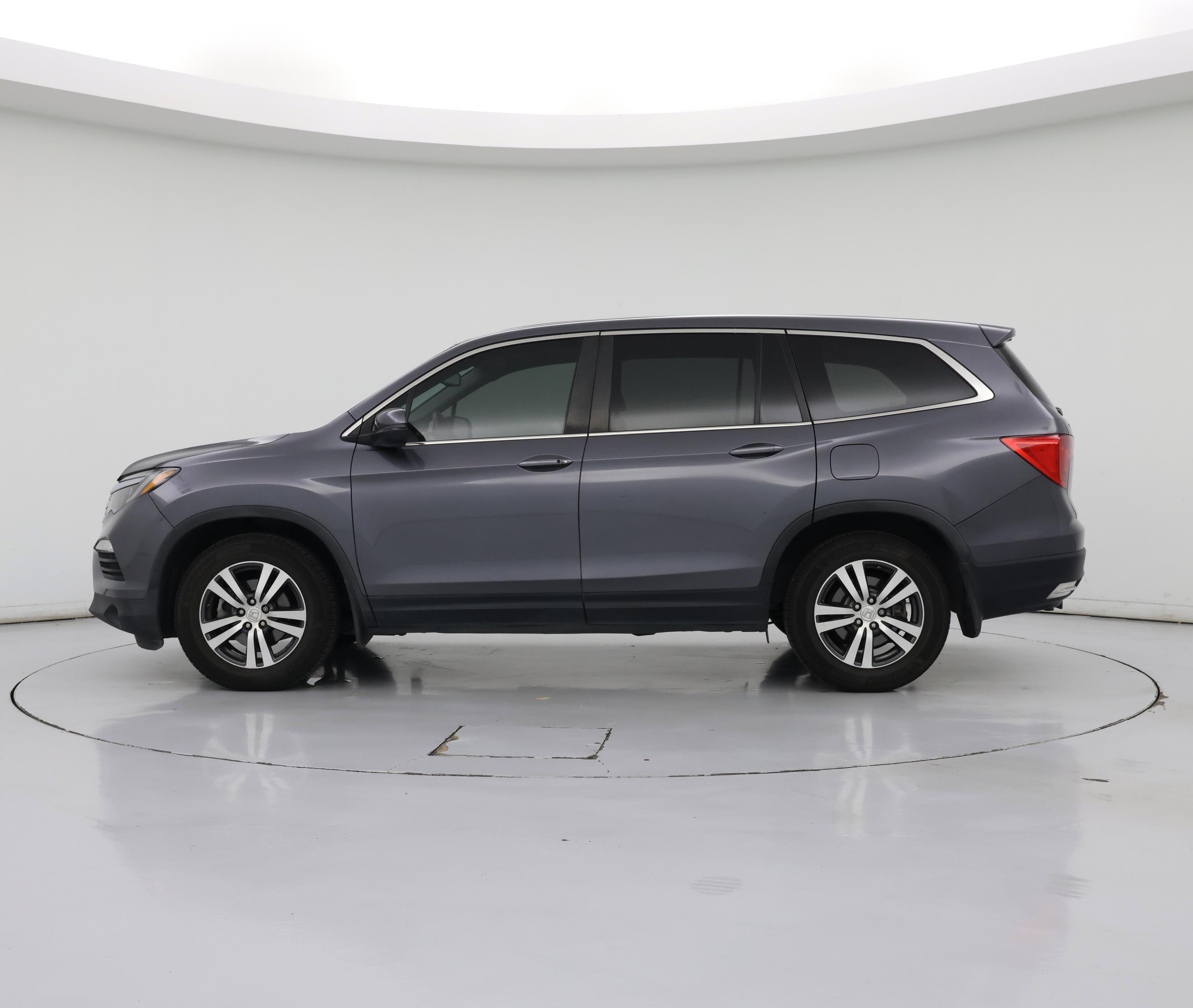 Thumbnail: 2017 Honda Pilot - 3