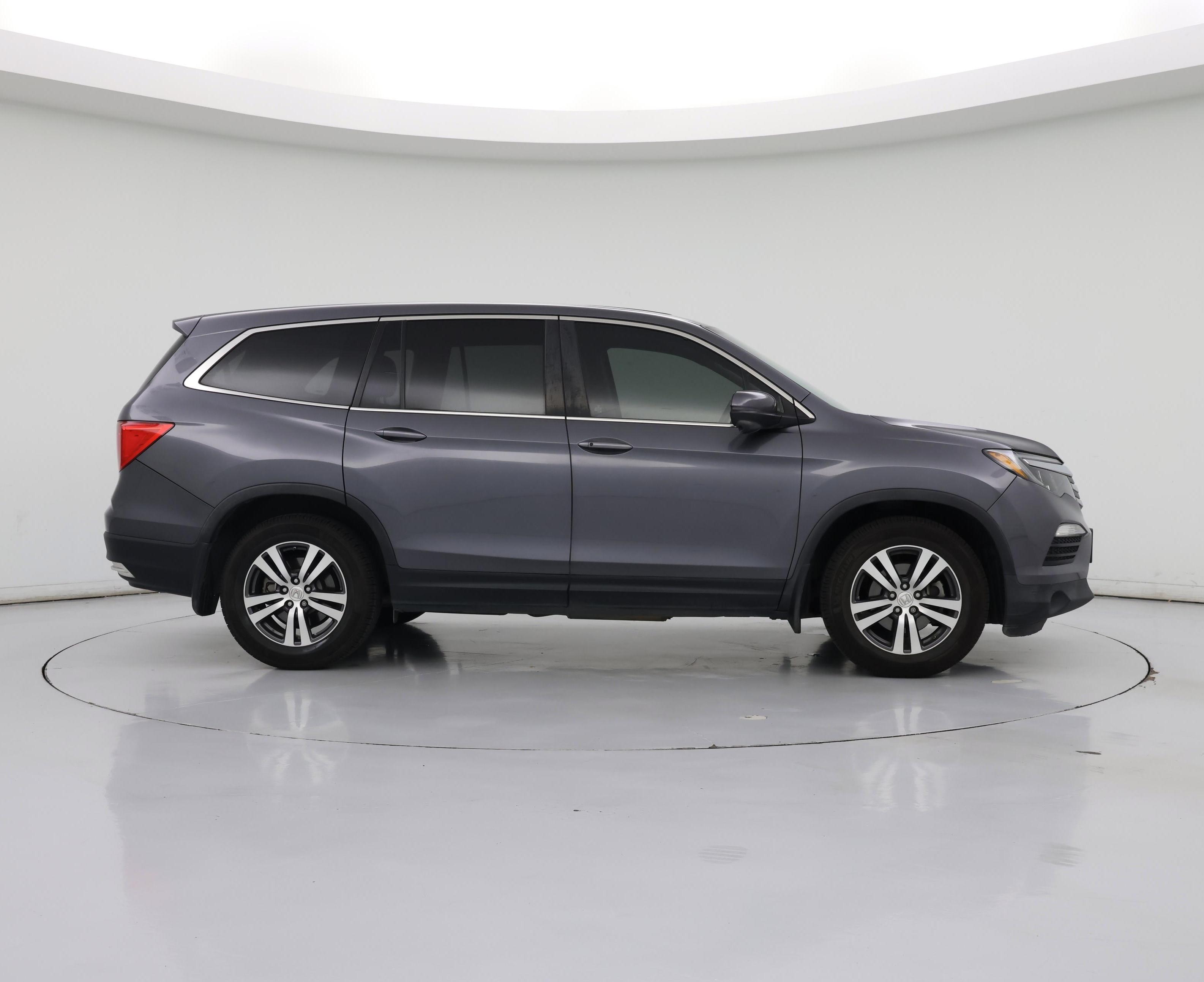 Thumbnail: 2017 Honda Pilot - 7