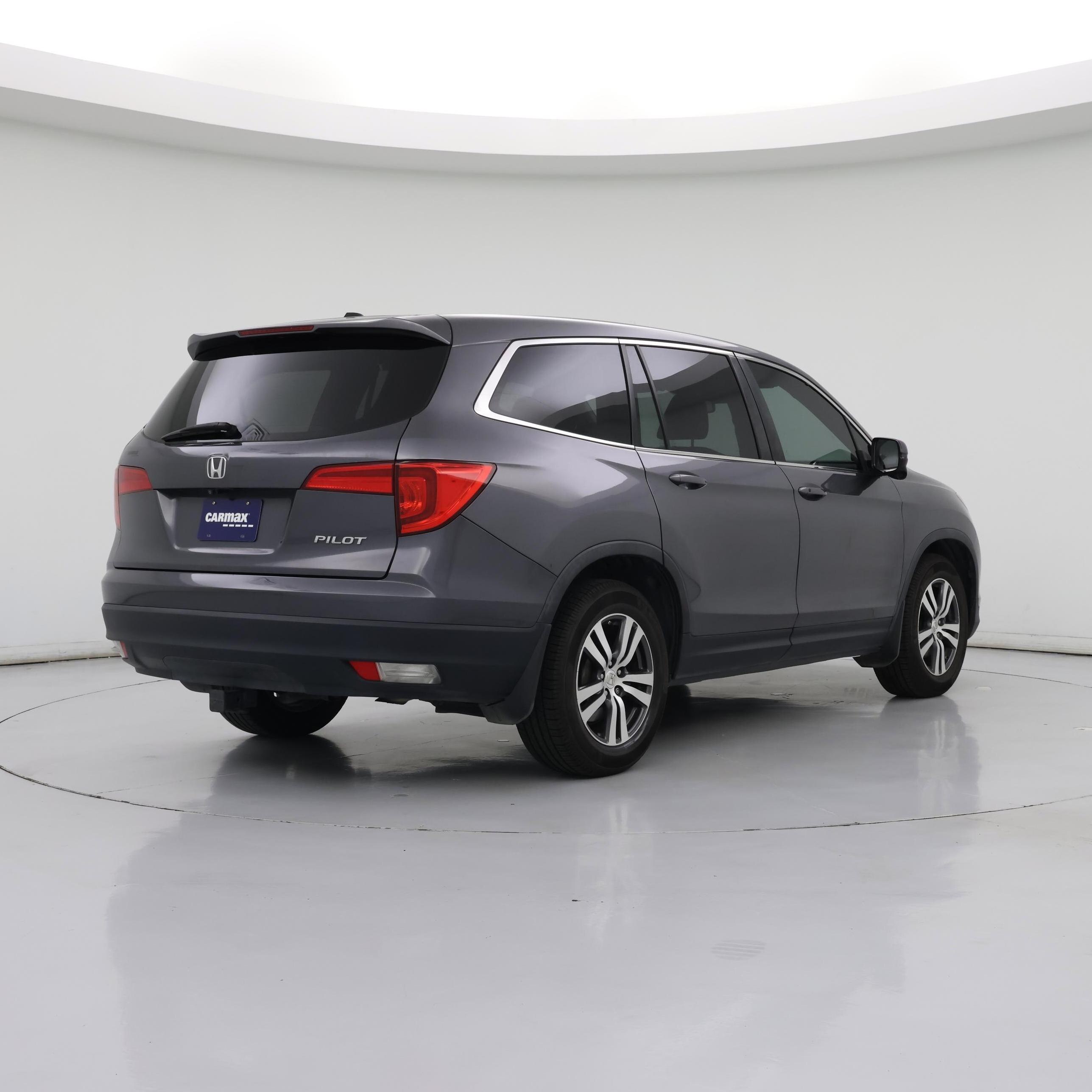 Thumbnail: 2017 Honda Pilot - 8