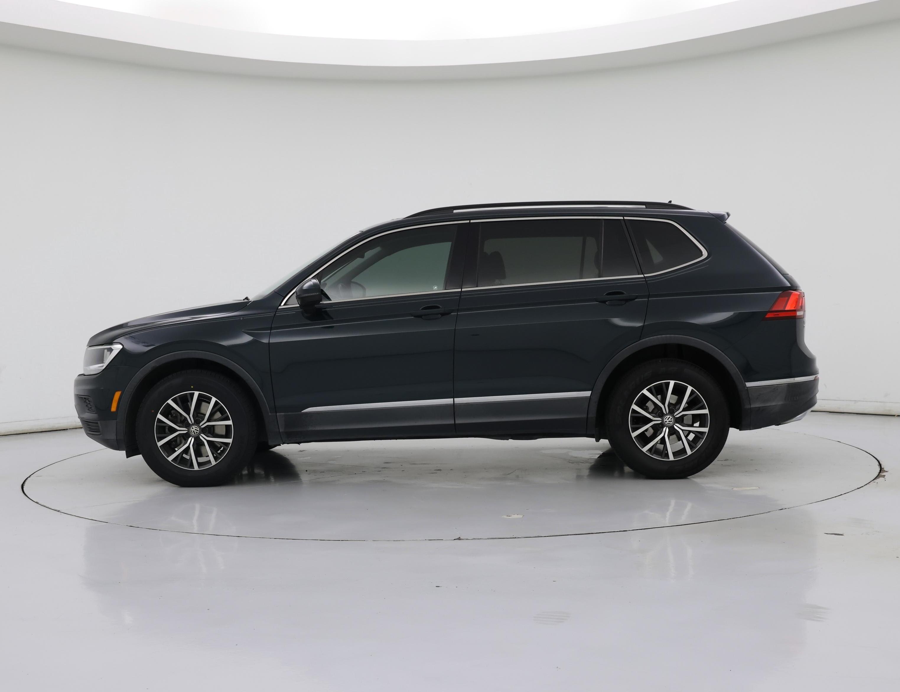 Thumbnail: 2018 Volkswagen Tiguan - 3