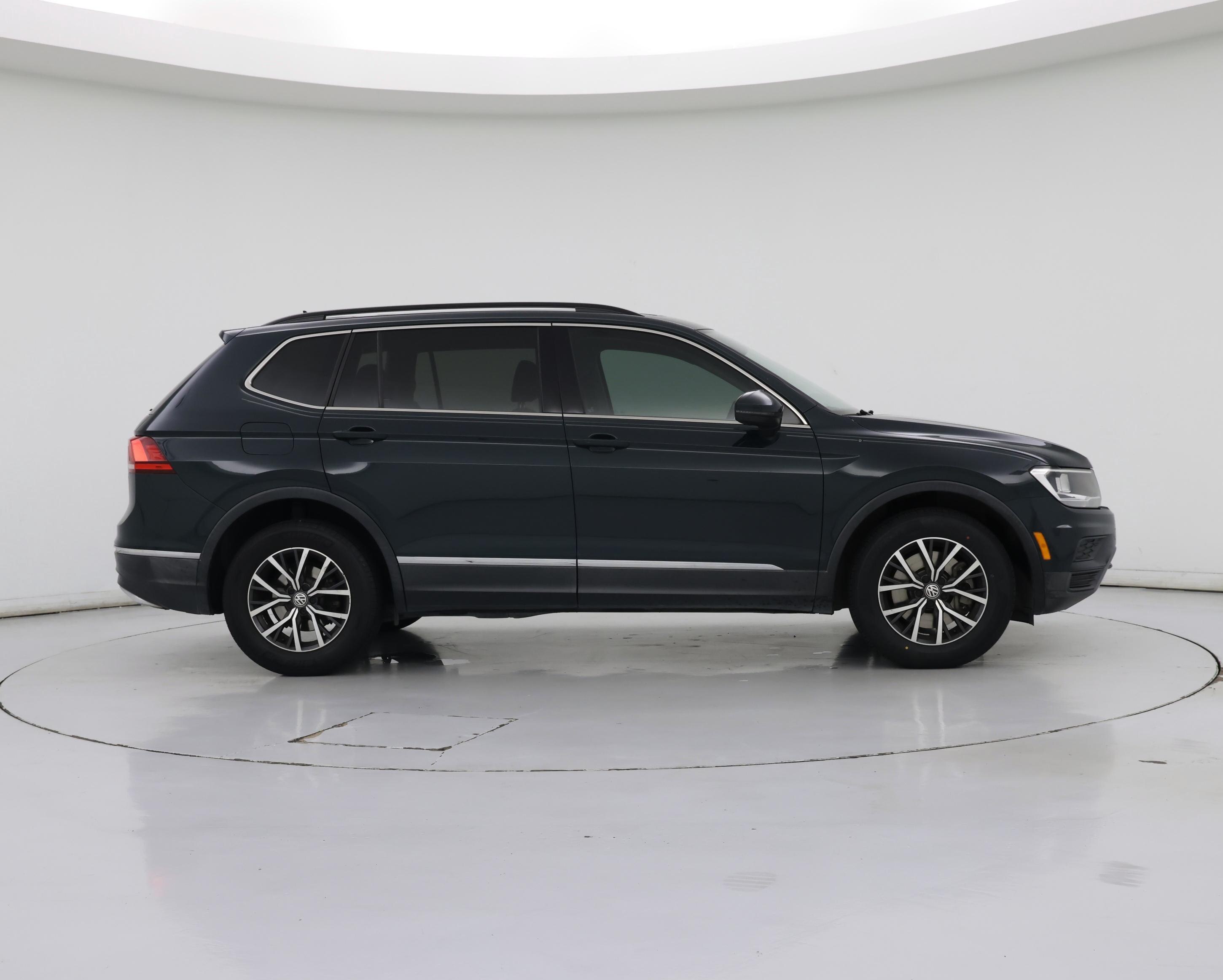 Thumbnail: 2018 Volkswagen Tiguan - 7